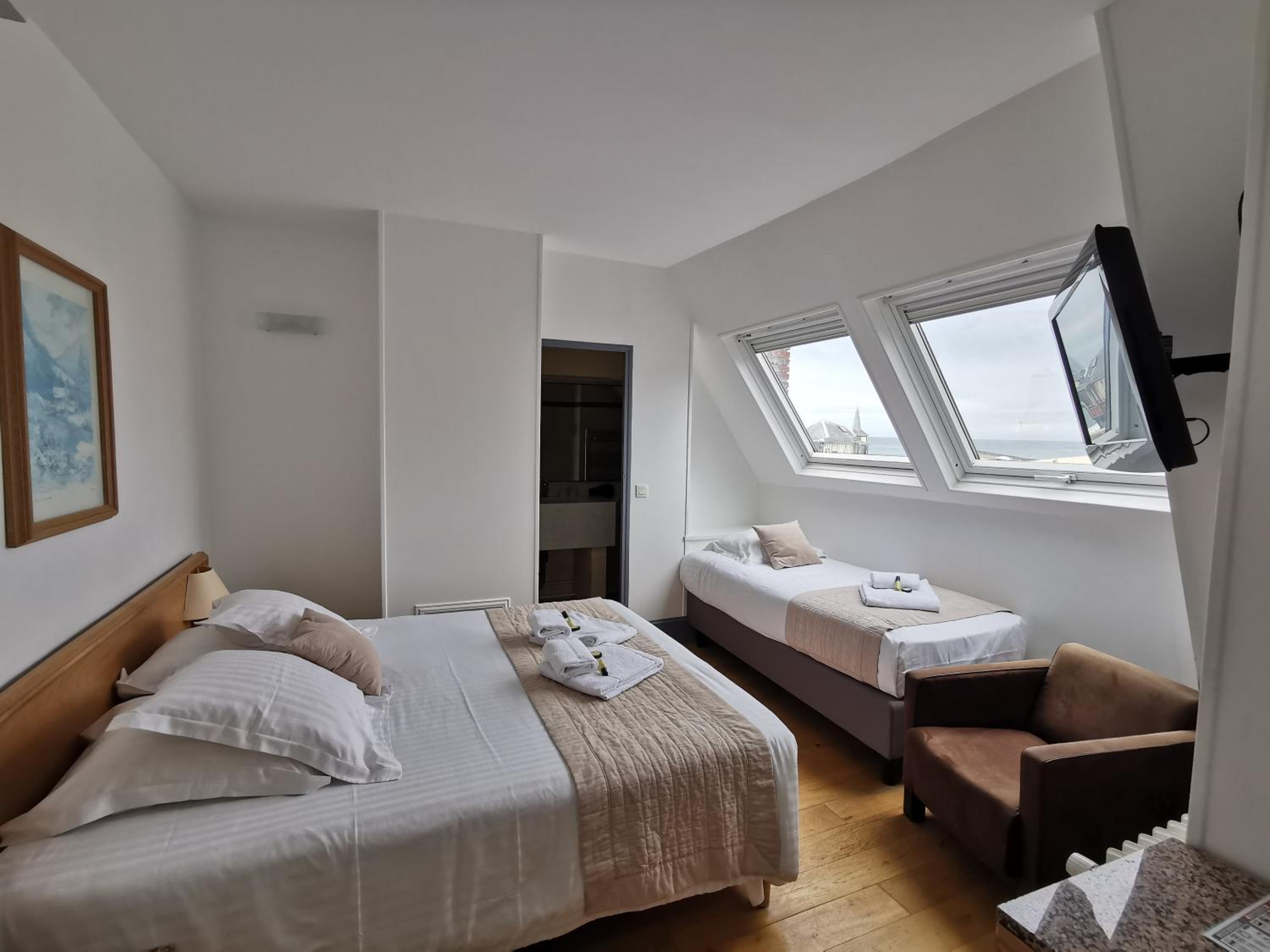 Standard Triple Room photo 3