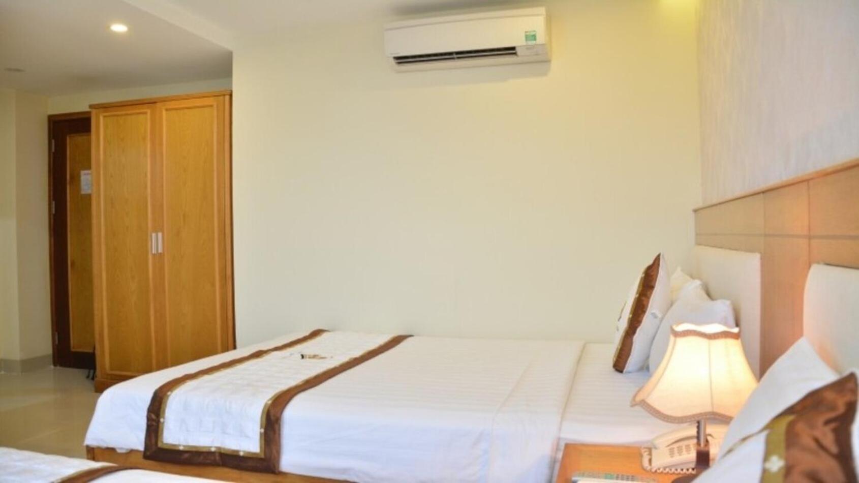 Family Room - Photo 20