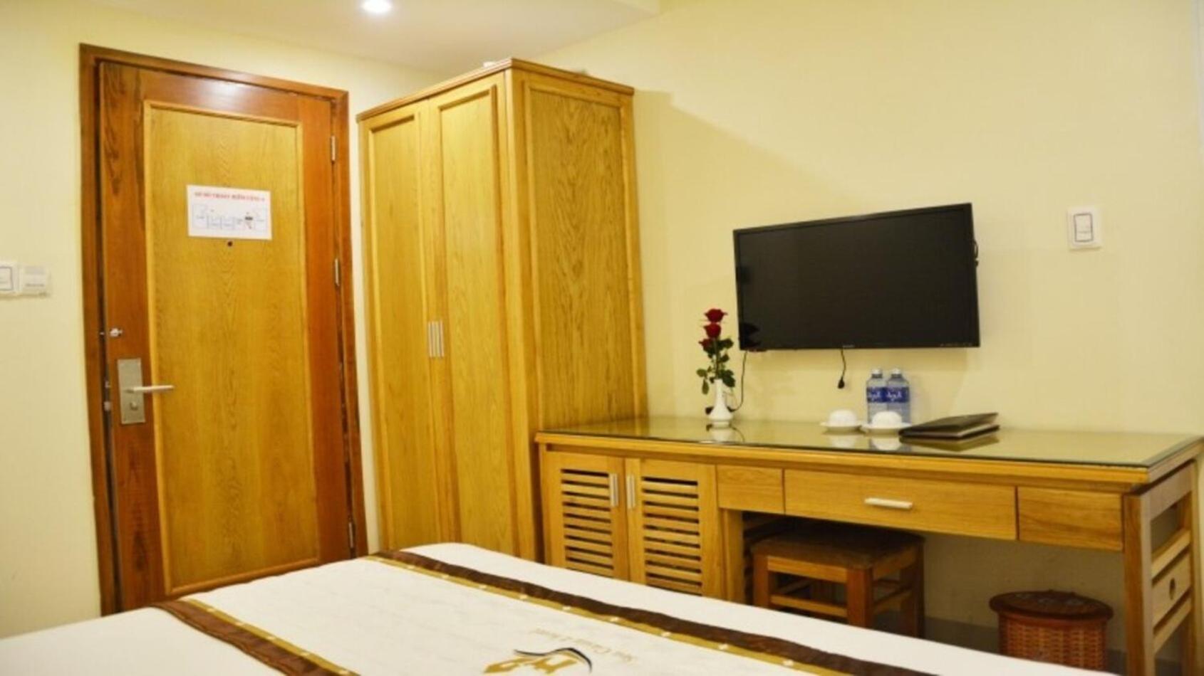 Family Room - Photo 22