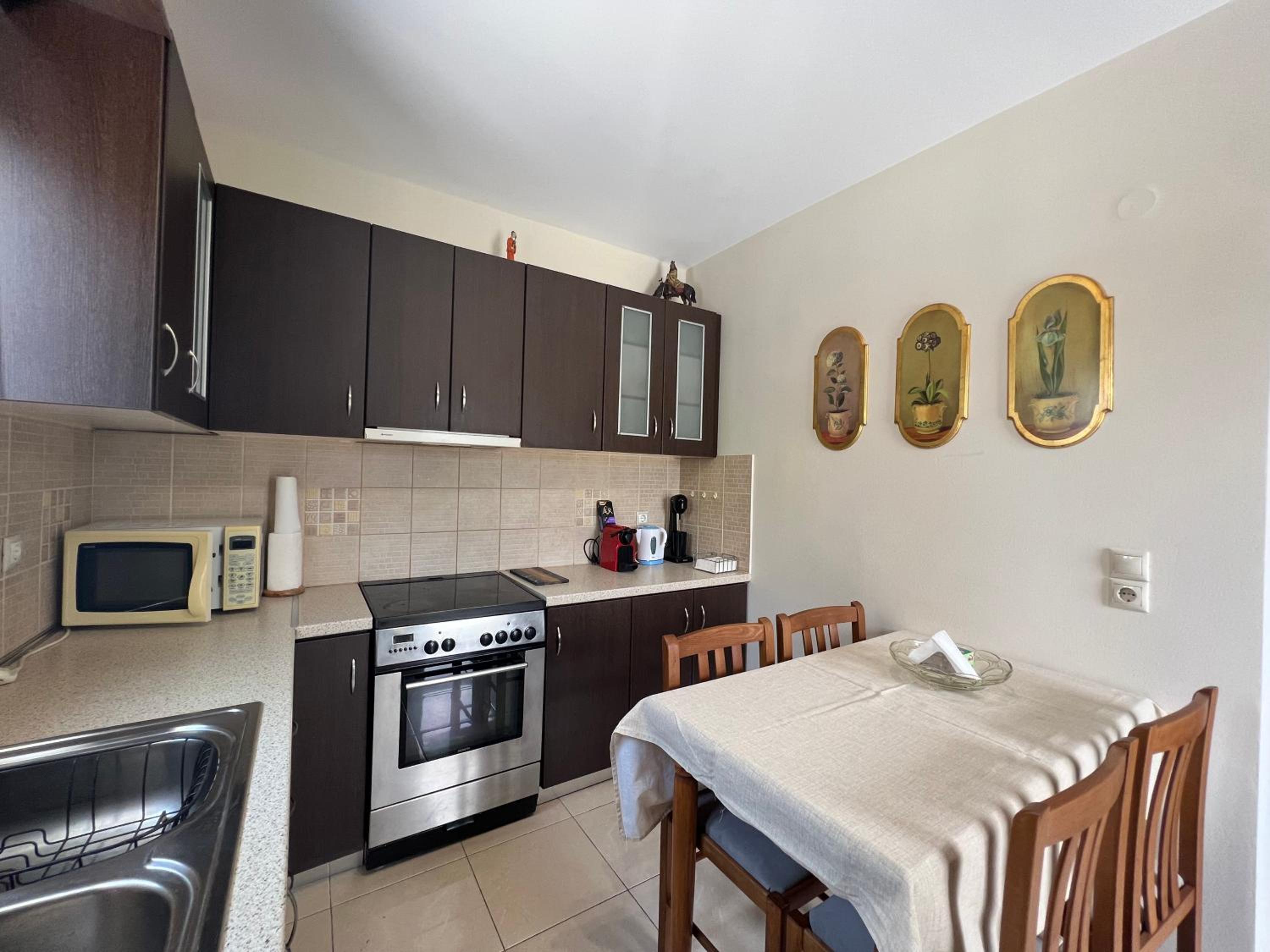 Two-Bedroom House photo 3