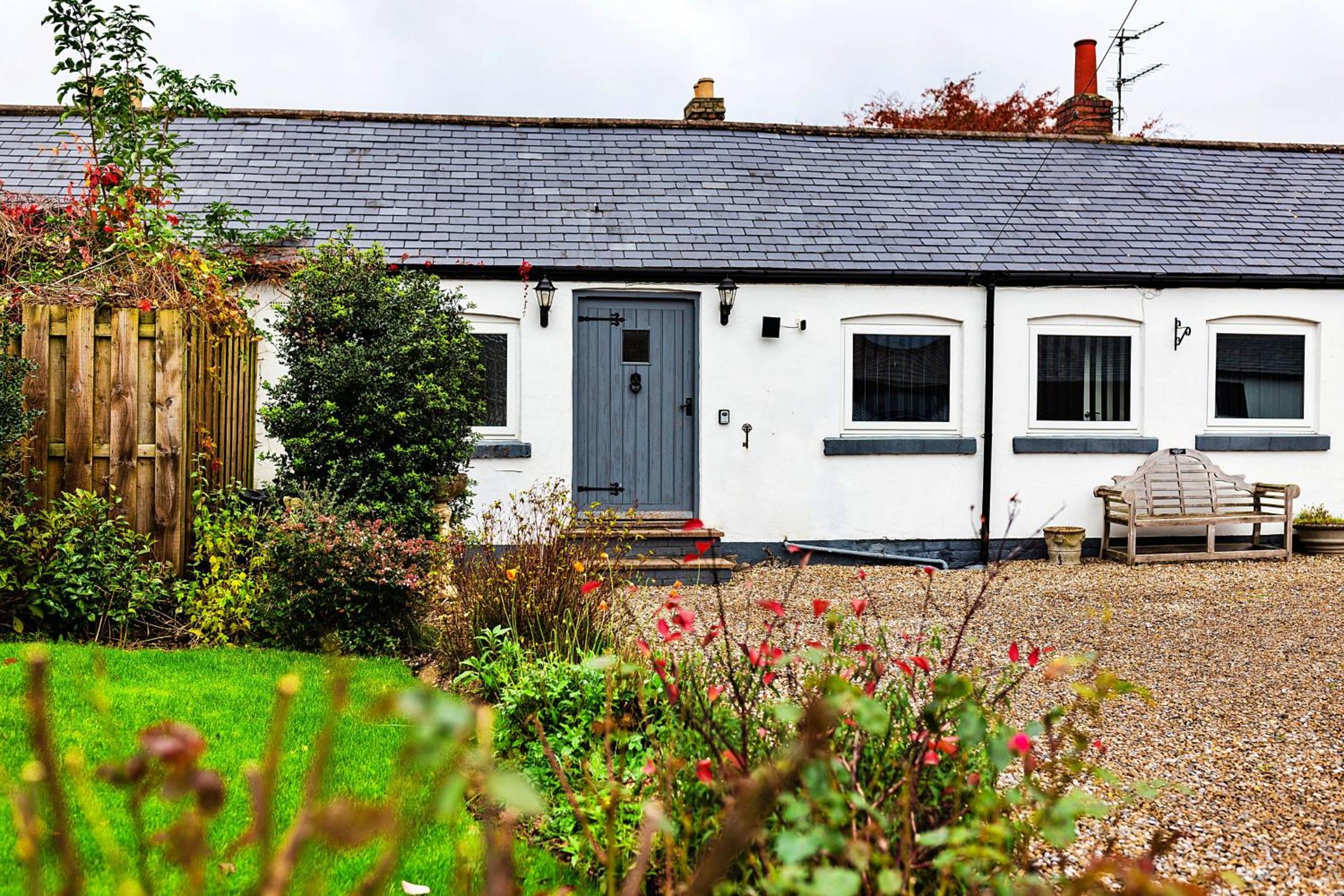Bungalow with Garden View photo 2