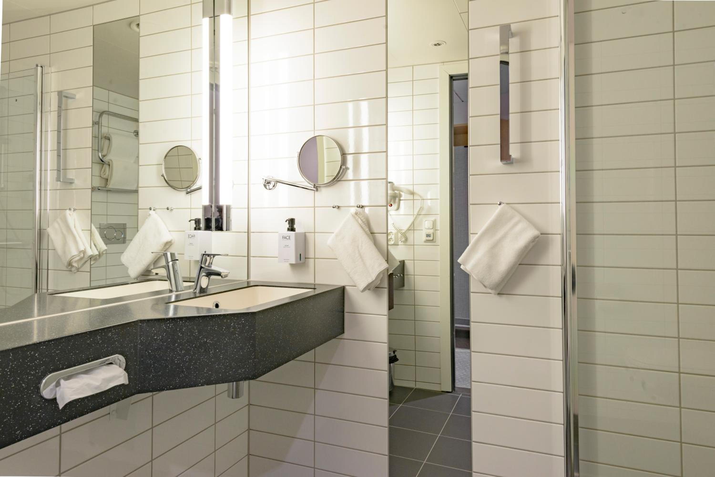 Superior Twin Room - Photo 10