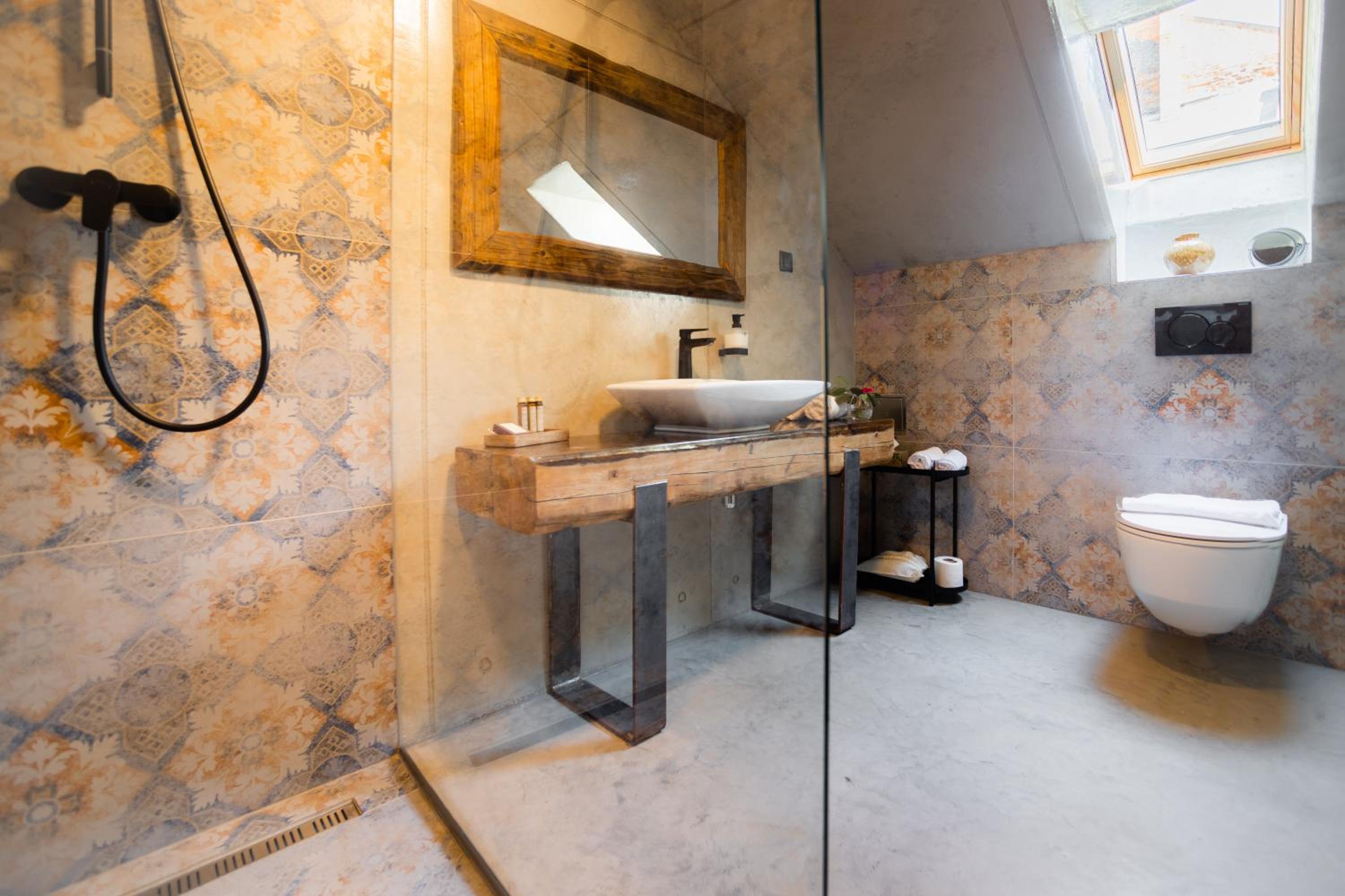 Double Room with Private Bathroom - Photo 4