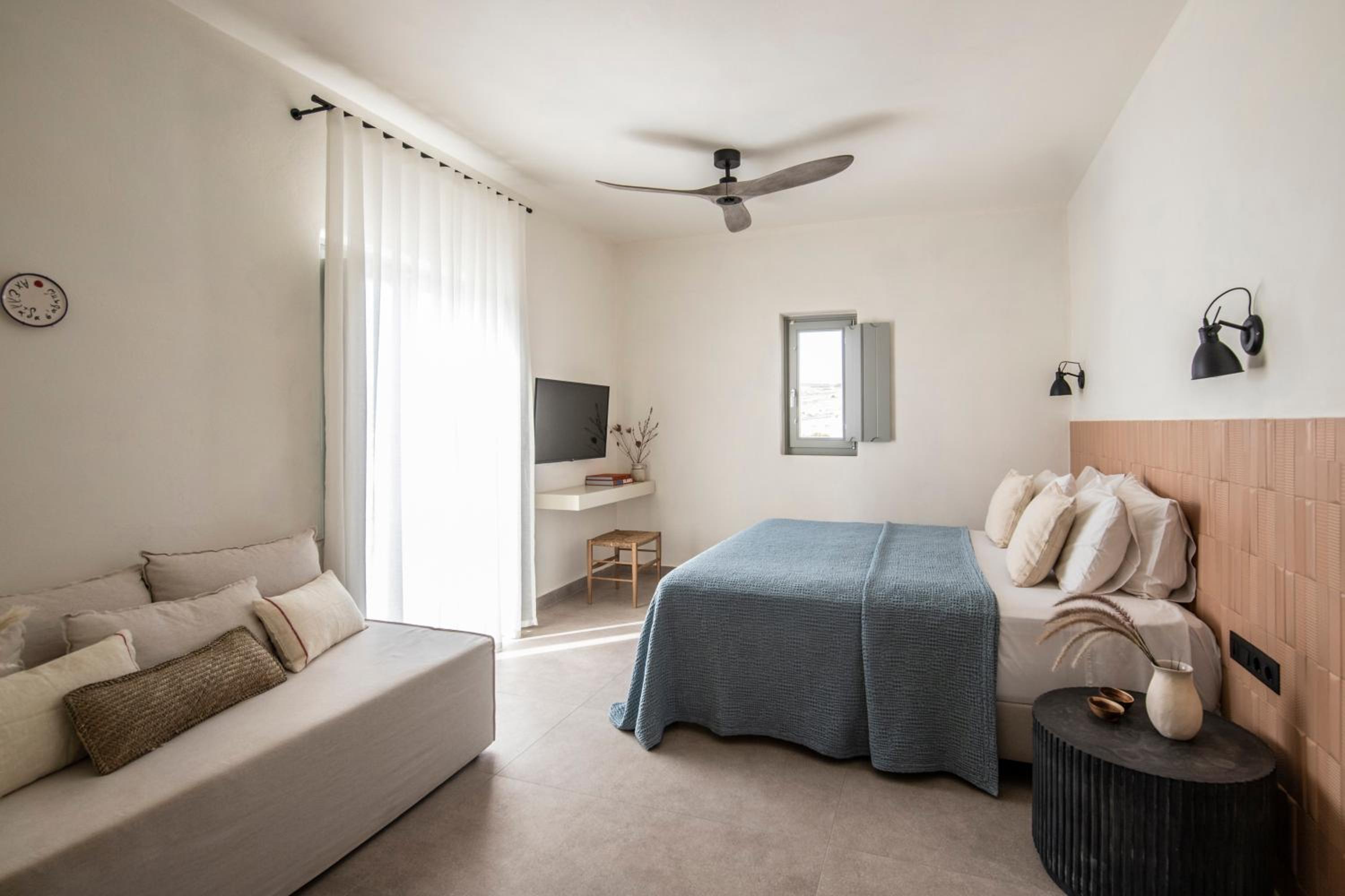 Deluxe Double with Courtyard and Pool View