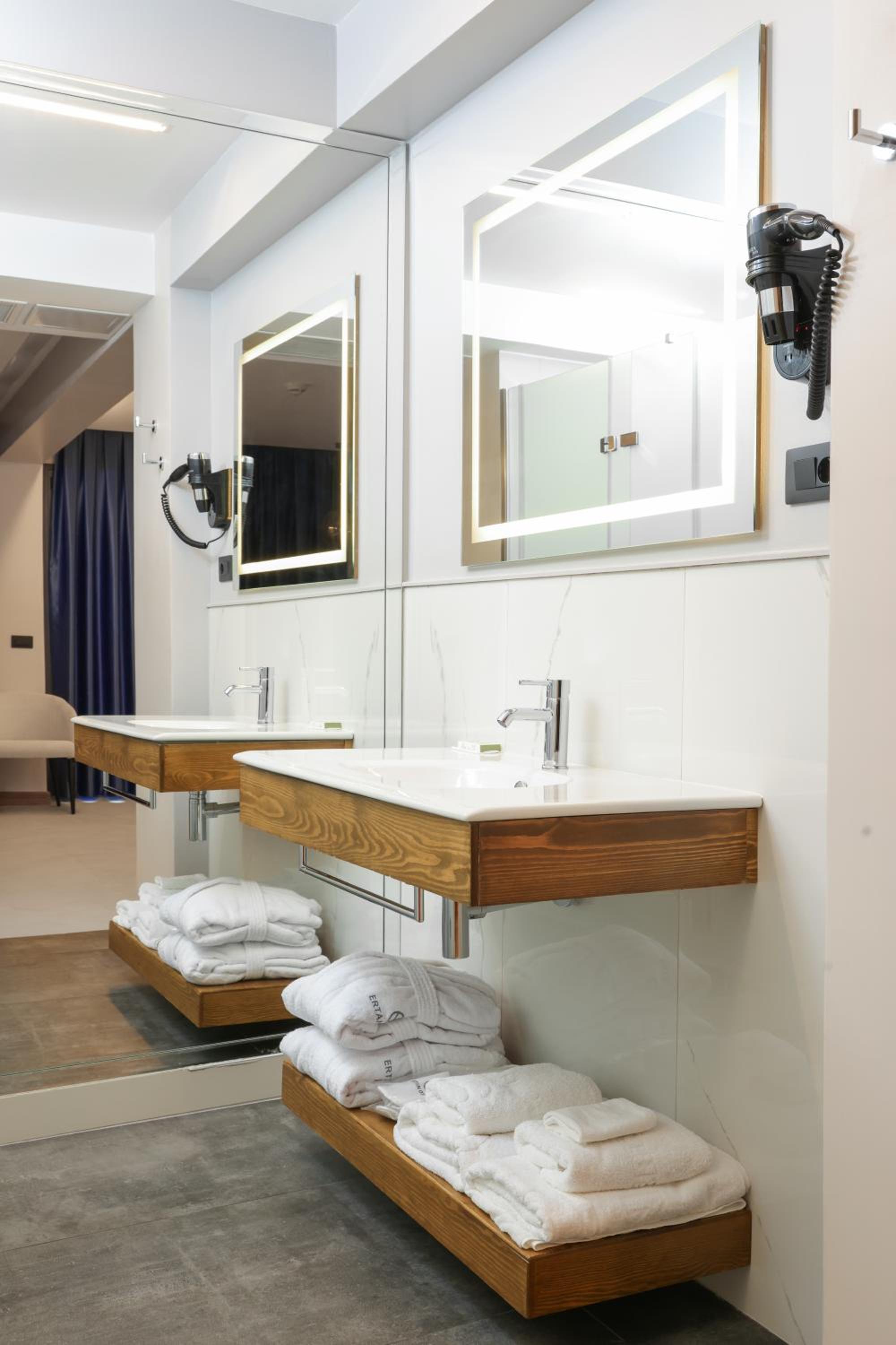 Suite with Sea View - Photo 6