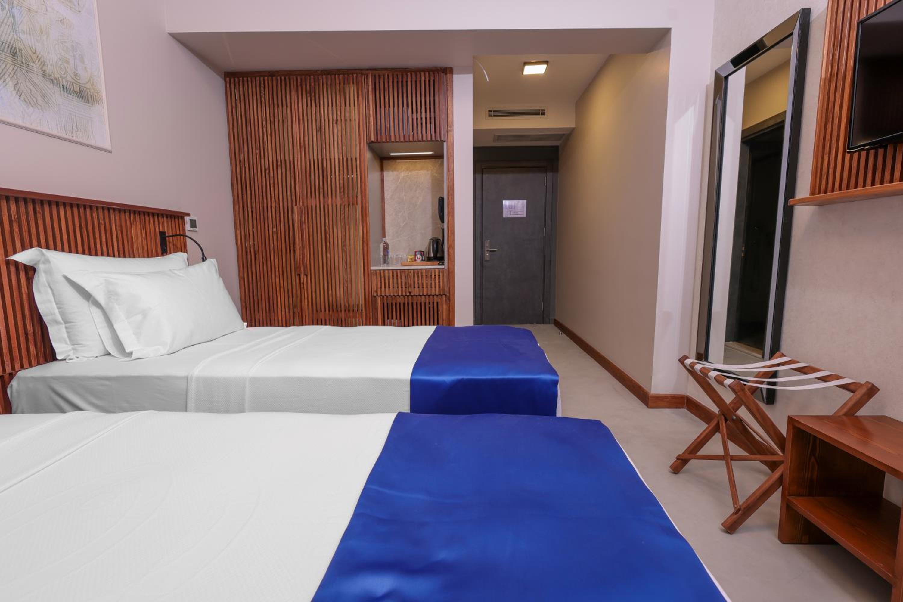 Double or Twin Room with Side Sea View - Photo 1