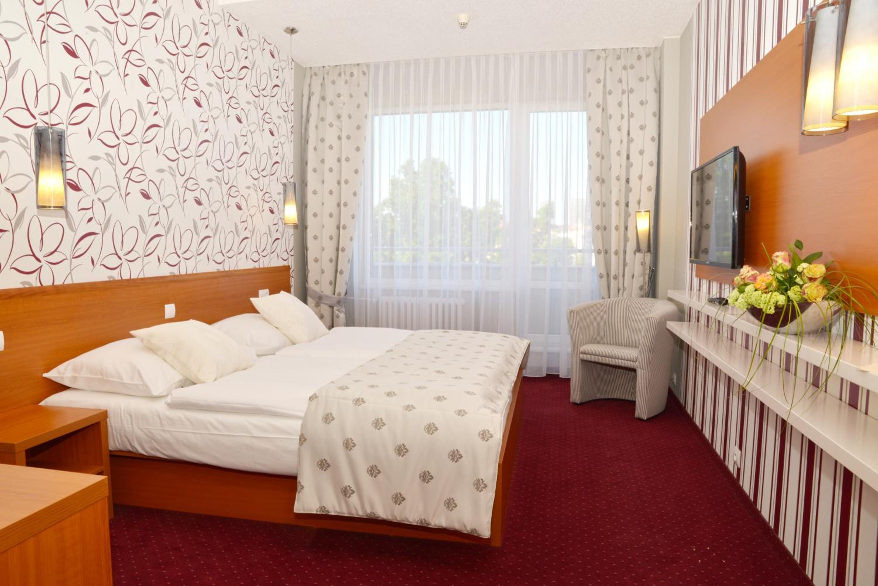 Premium Double or Twin Room with Access to public Relax Center - Photo 5