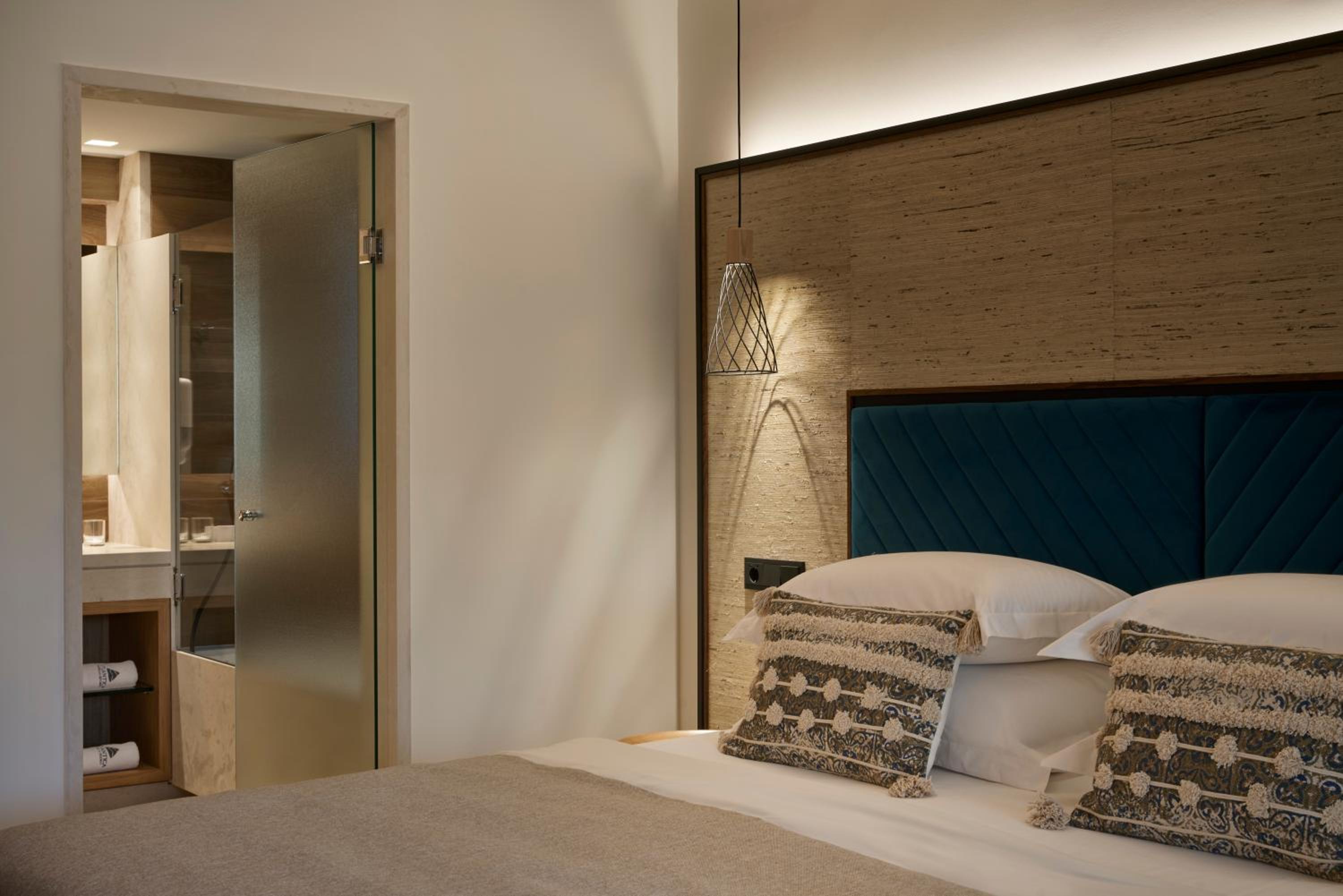 Premium Double Room Inland View