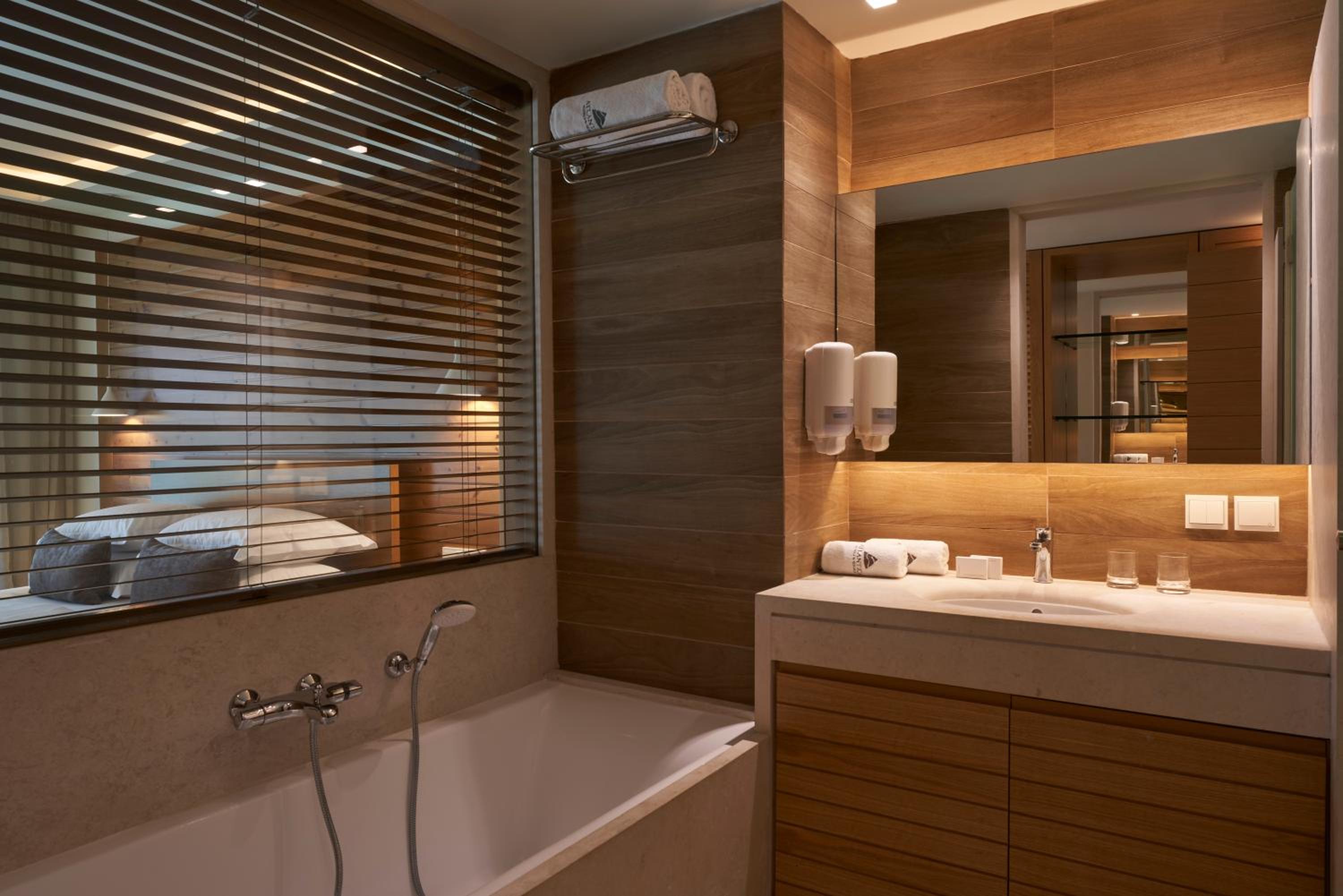 Premium Double Room Inland View