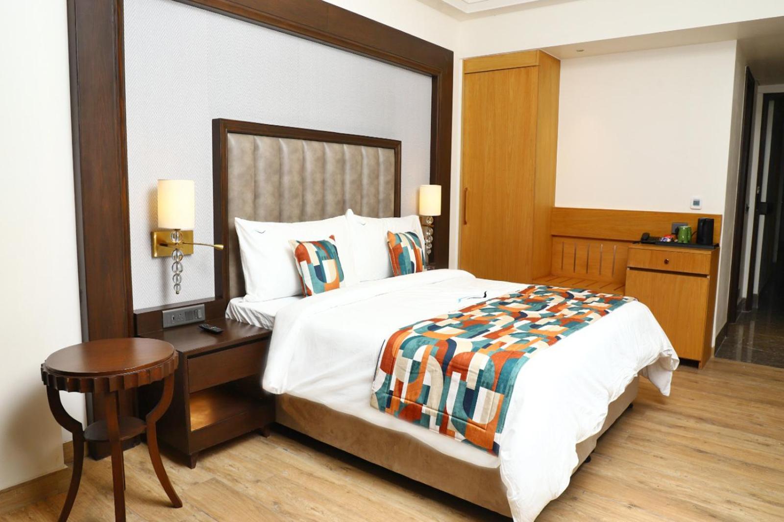 Suite - Photo 6