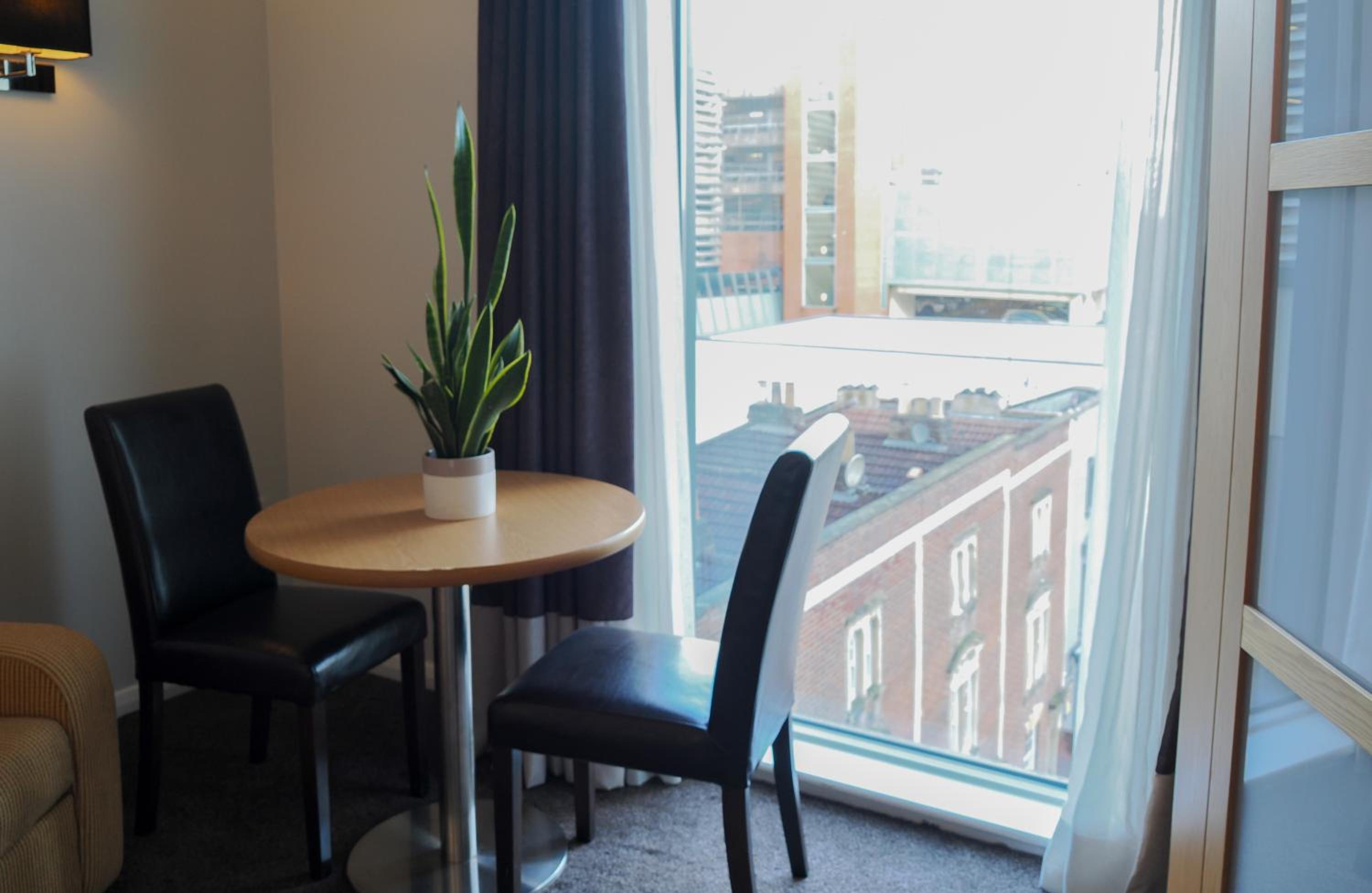 Superior King Room - Photo 6