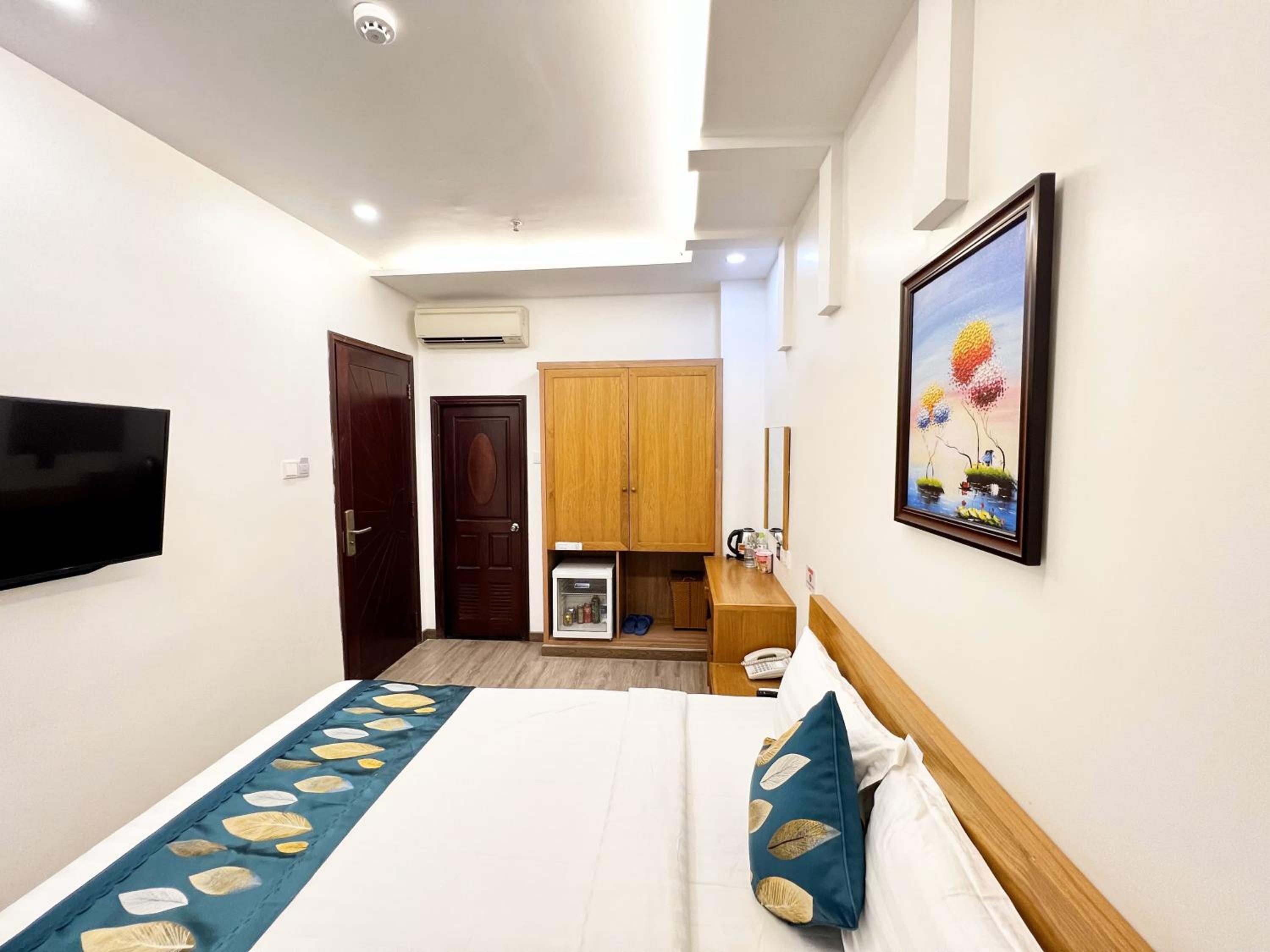 Deluxe Double Room - Photo 12