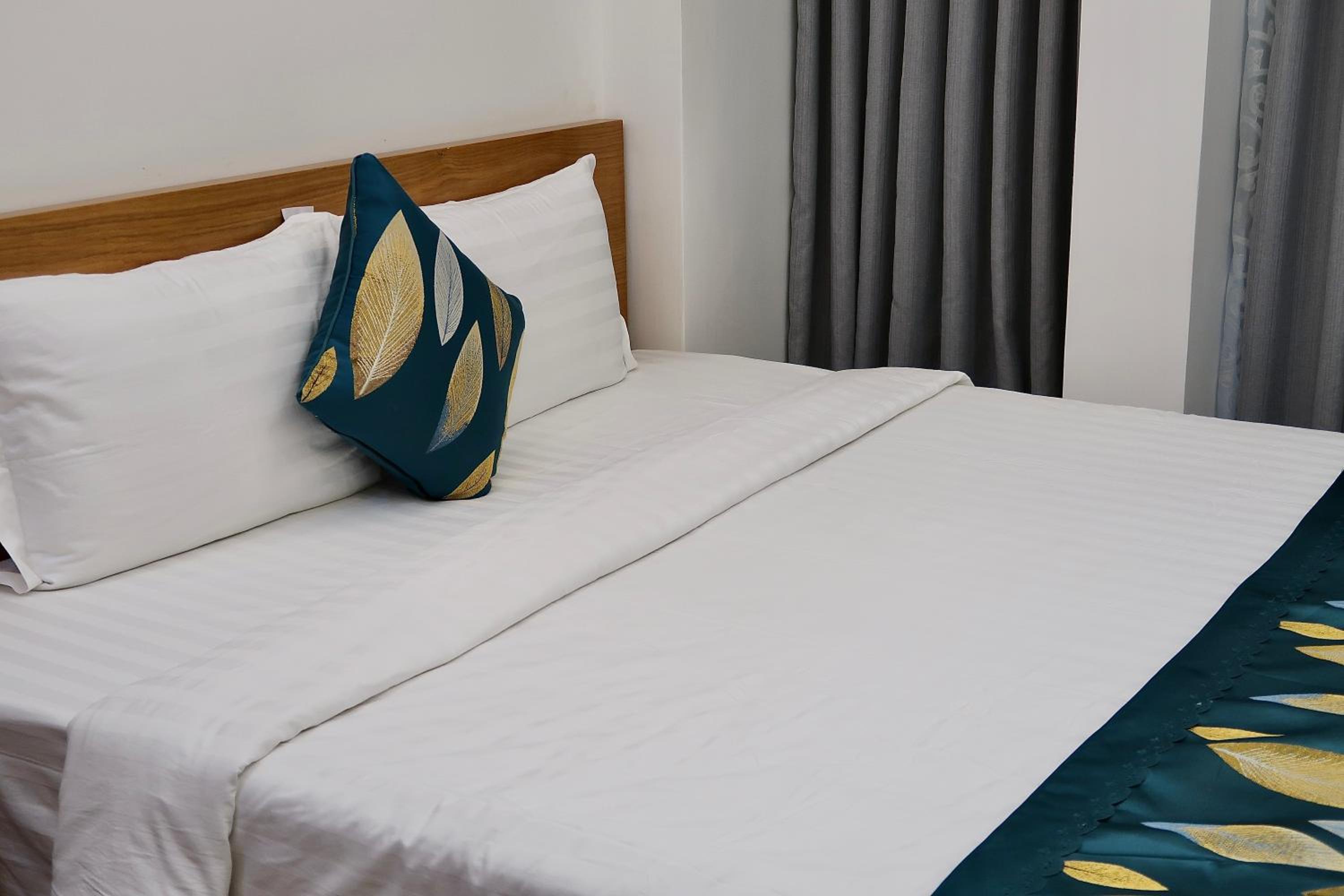 Deluxe Double Room - Photo 9
