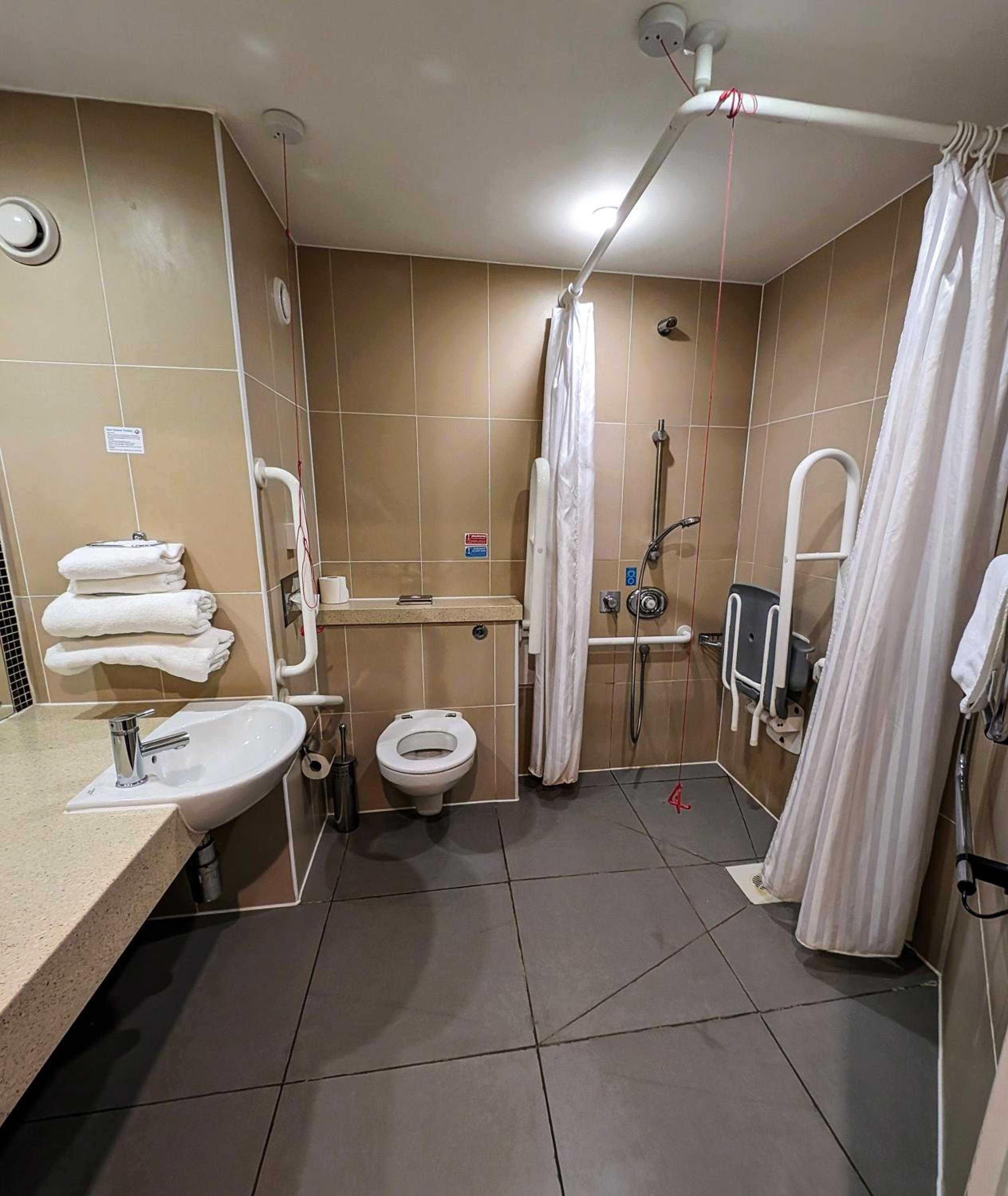 Double Room - Disability Access - Photo 3