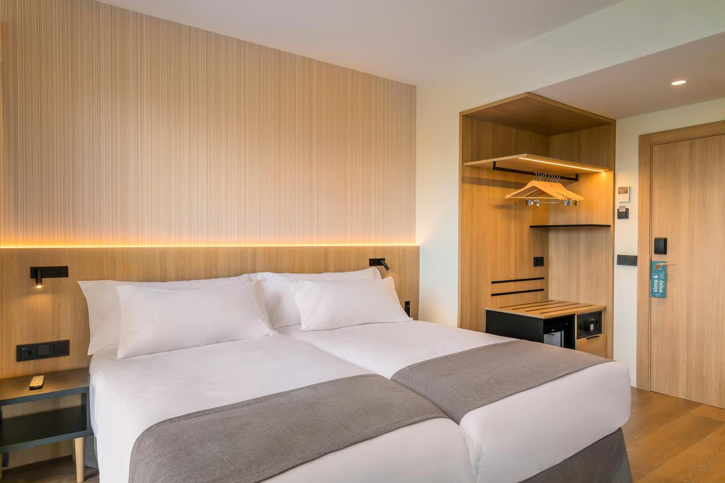 Triple Room - Photo 9