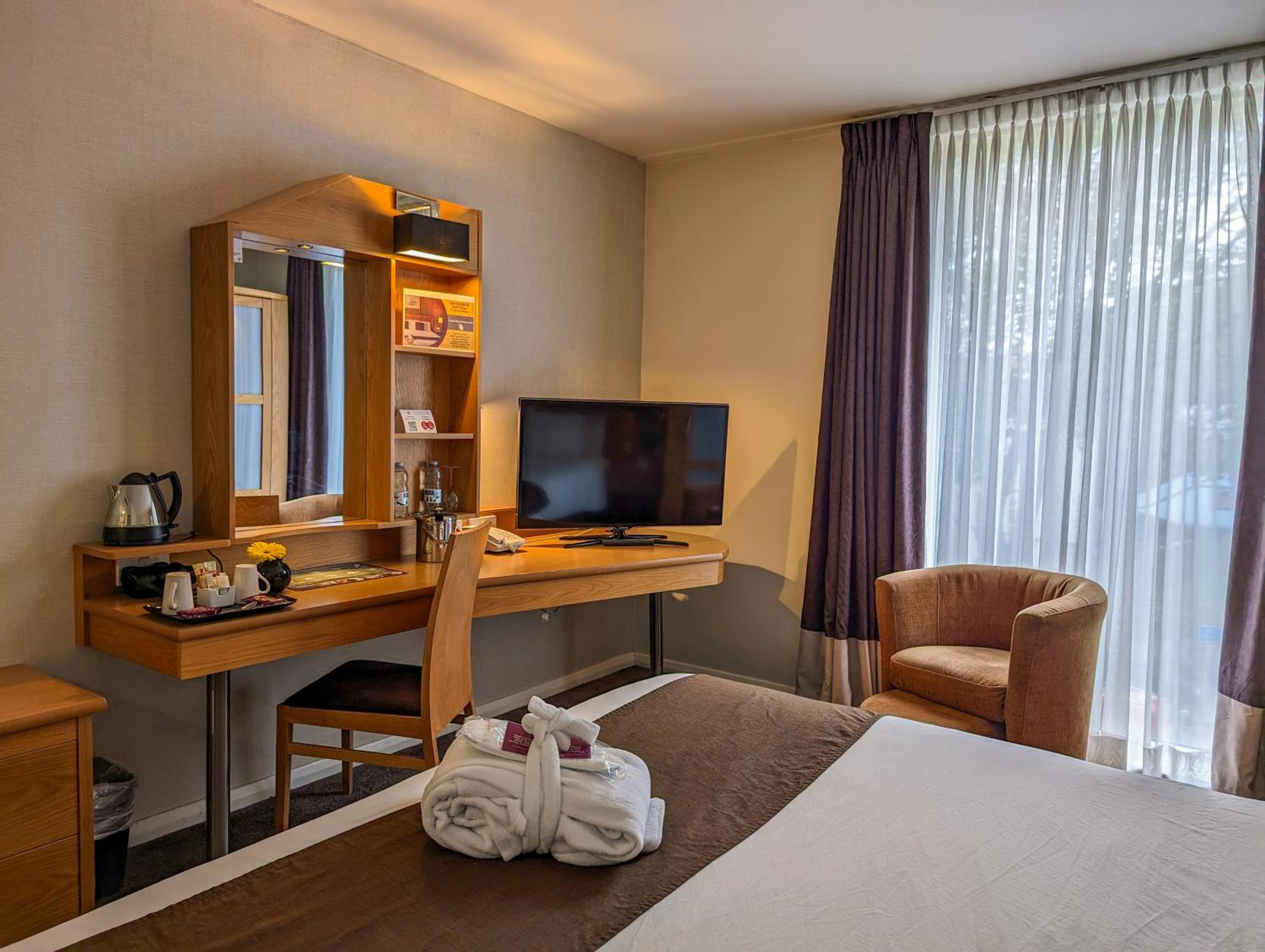 Standard King Room - Photo 2
