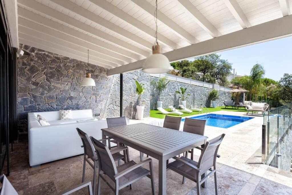 Villa with Private Pool photo 2