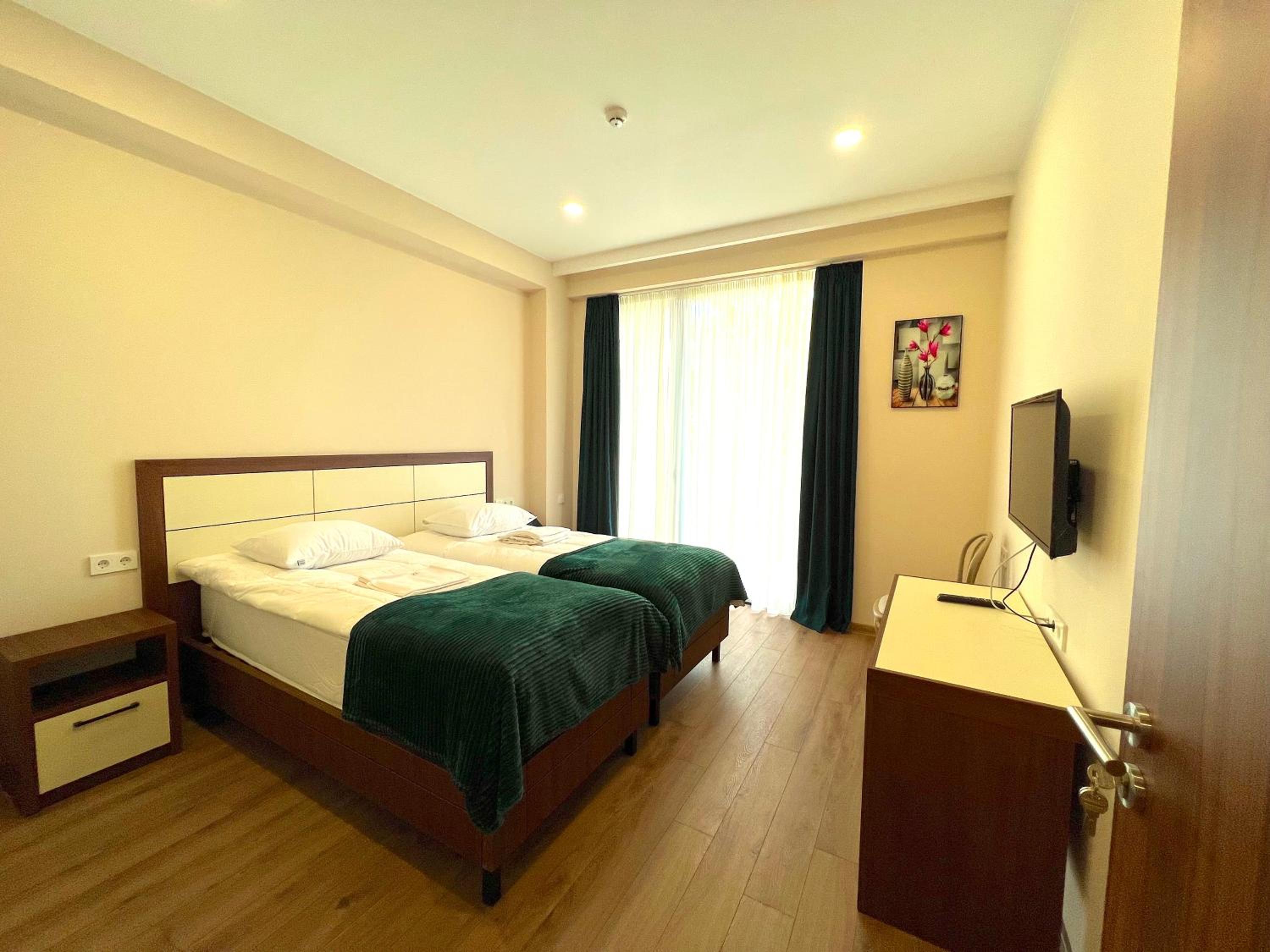 Suite with Balcony - Photo 12