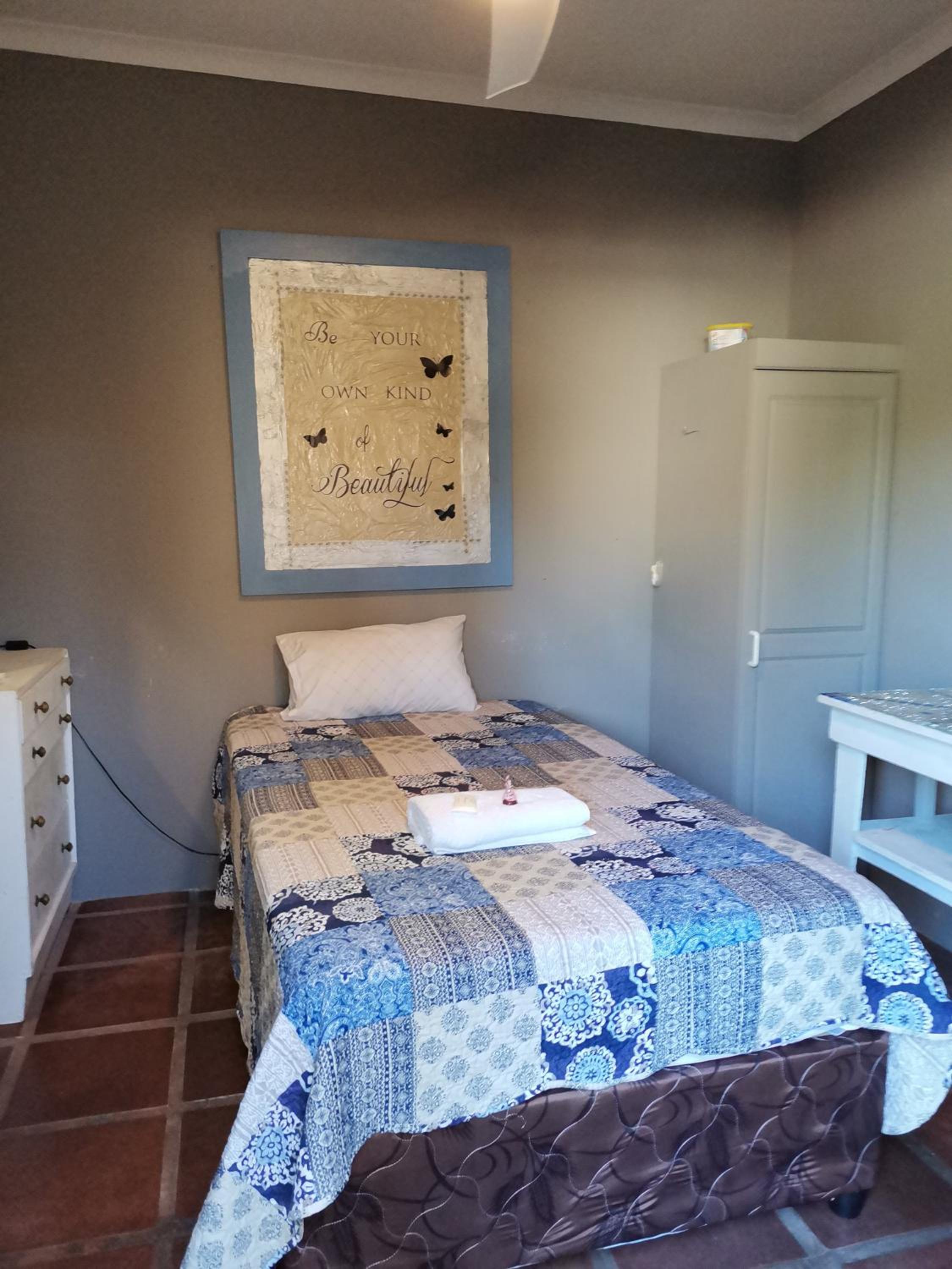 Studio Apartment photo 1