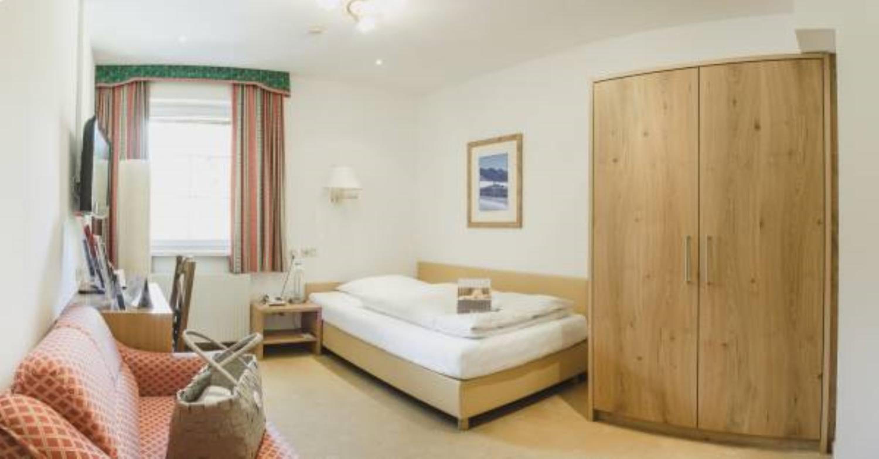 Small Single Room photo 1