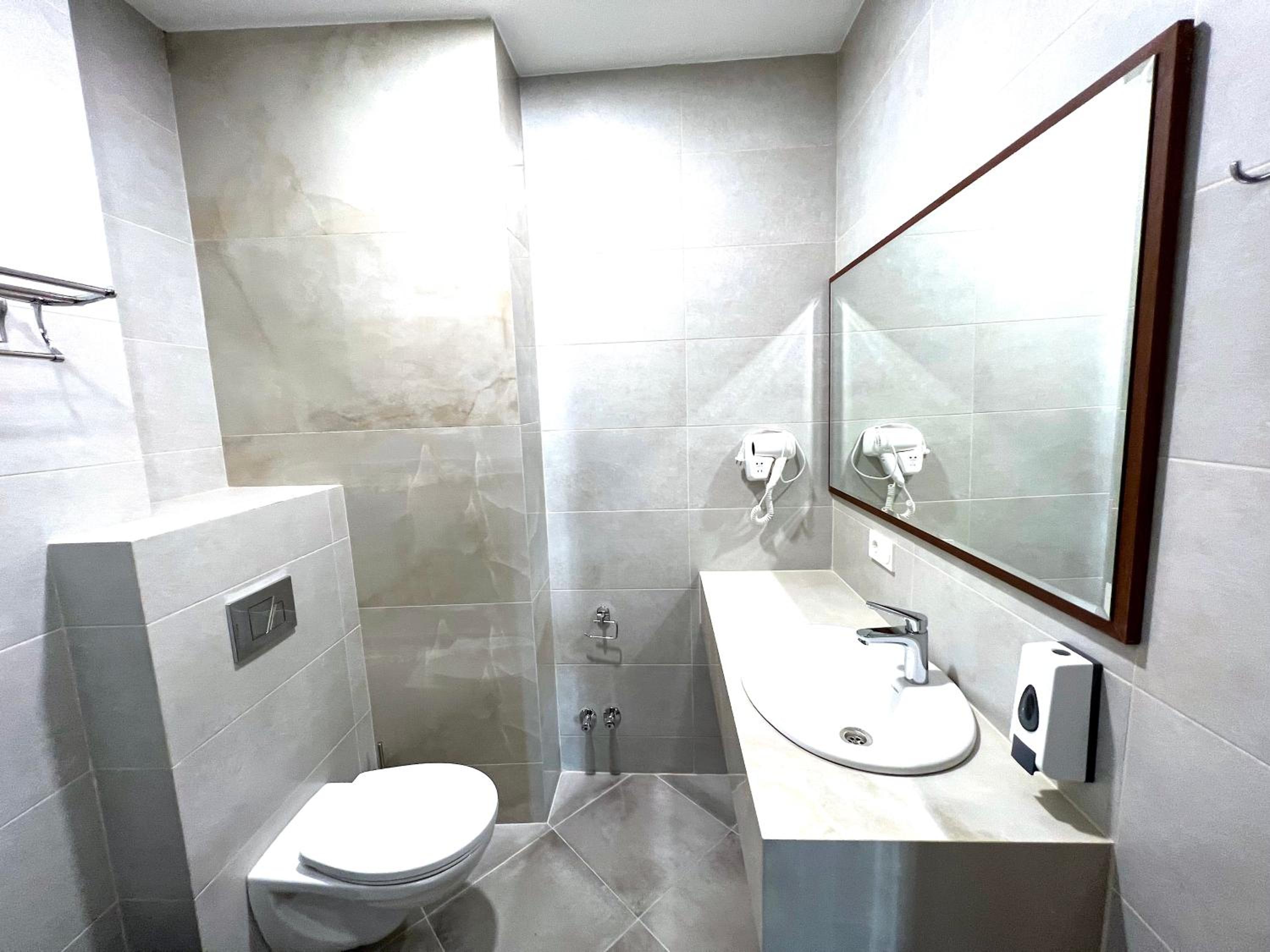 Twin Room - Photo 4
