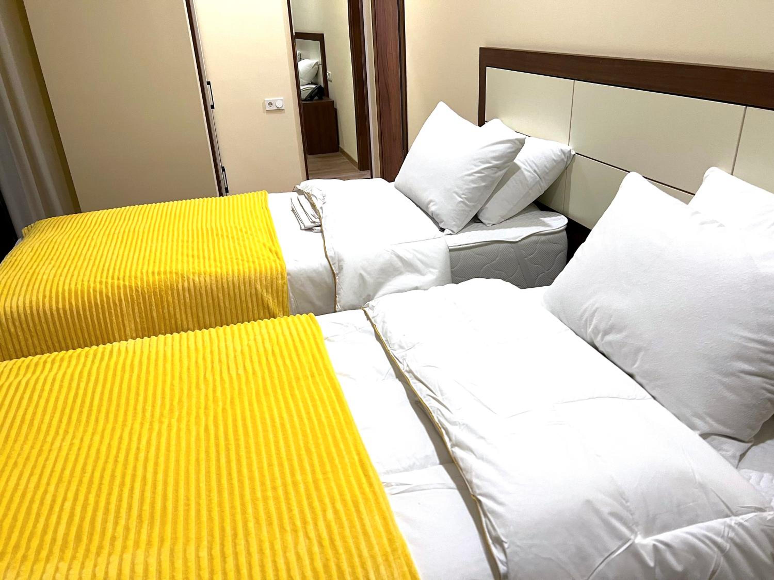 Twin Room - Photo 1