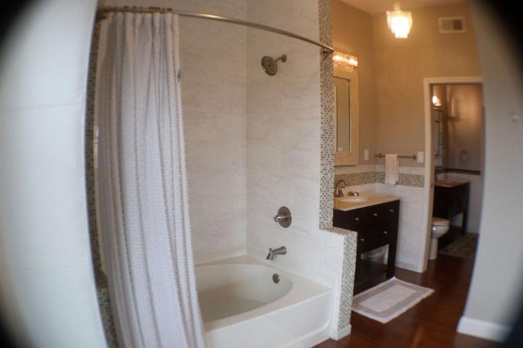 Queen Suite photo 2