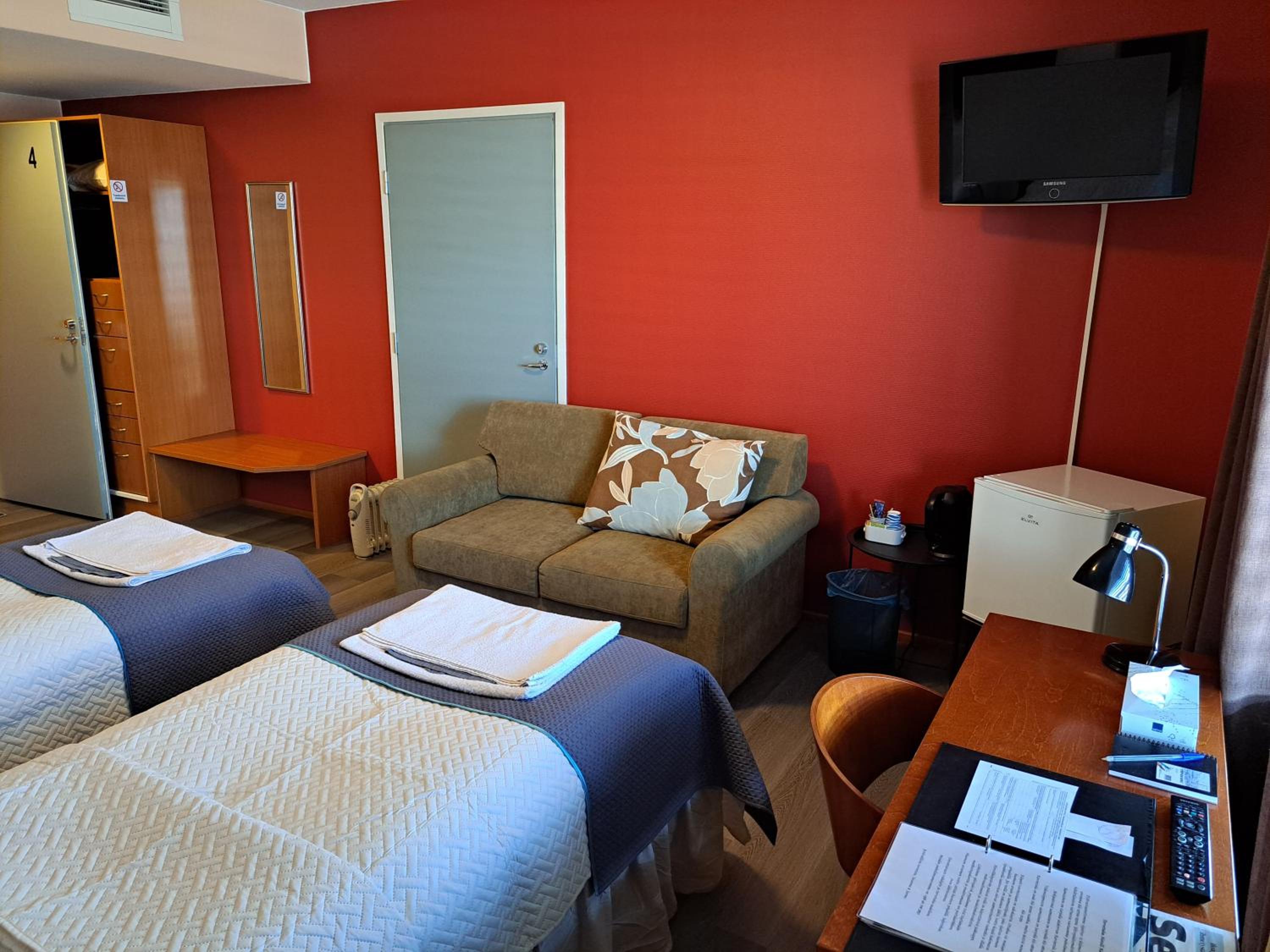 Deluxe Double Room with Extra Bed - Photo 6