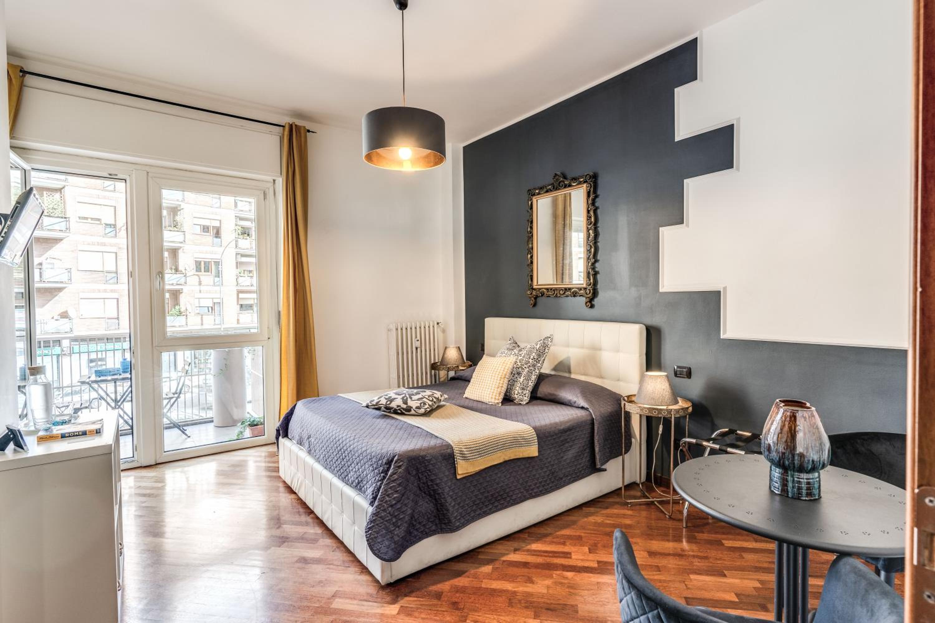 King Room with Balcony photo 1