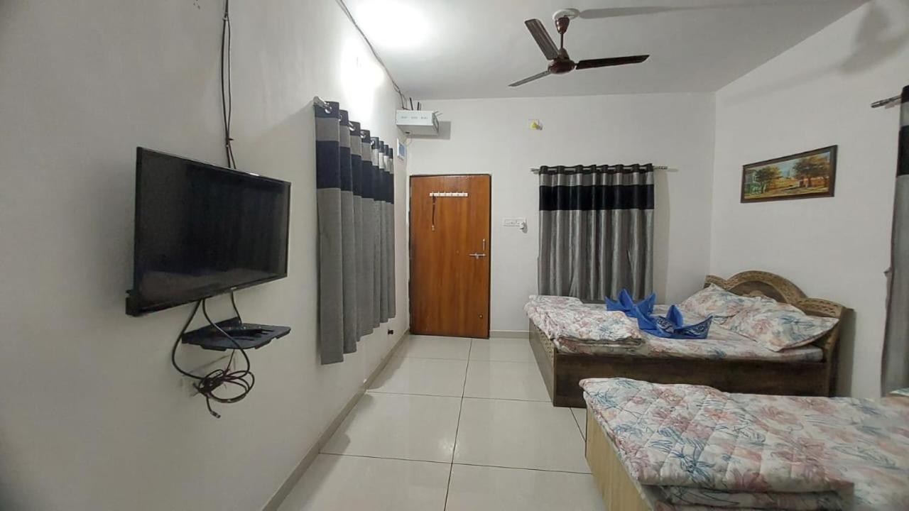 One-Bedroom Apartment photo 3