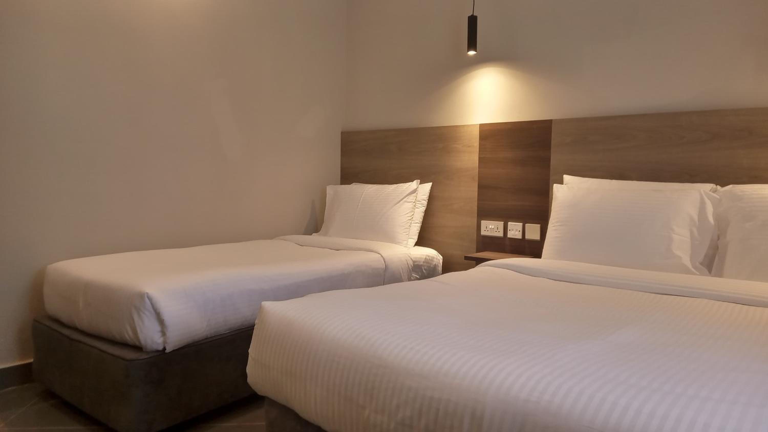 Triple Room with Pool View - Photo 10
