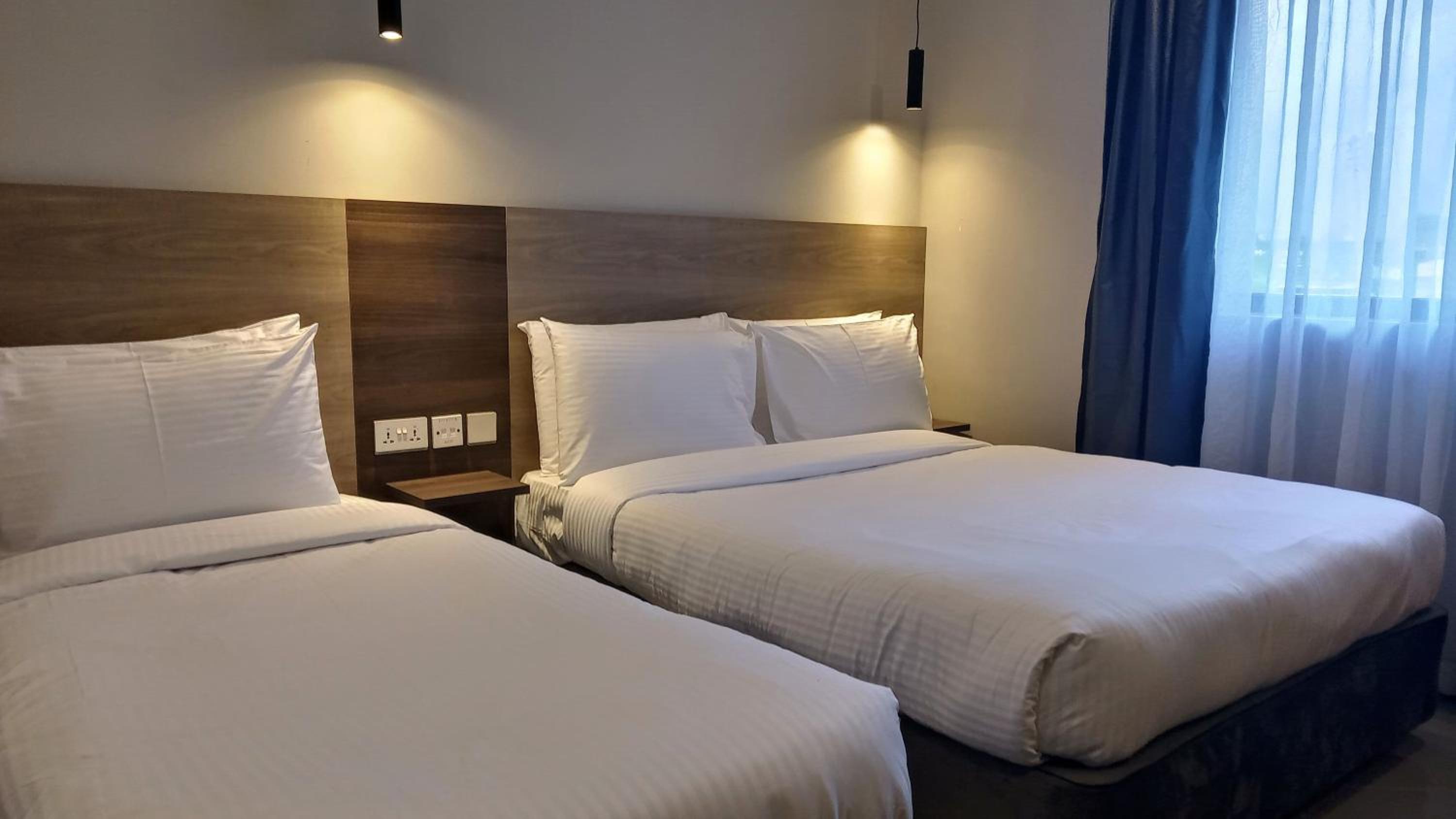 Triple Room with Pool View - Photo 6