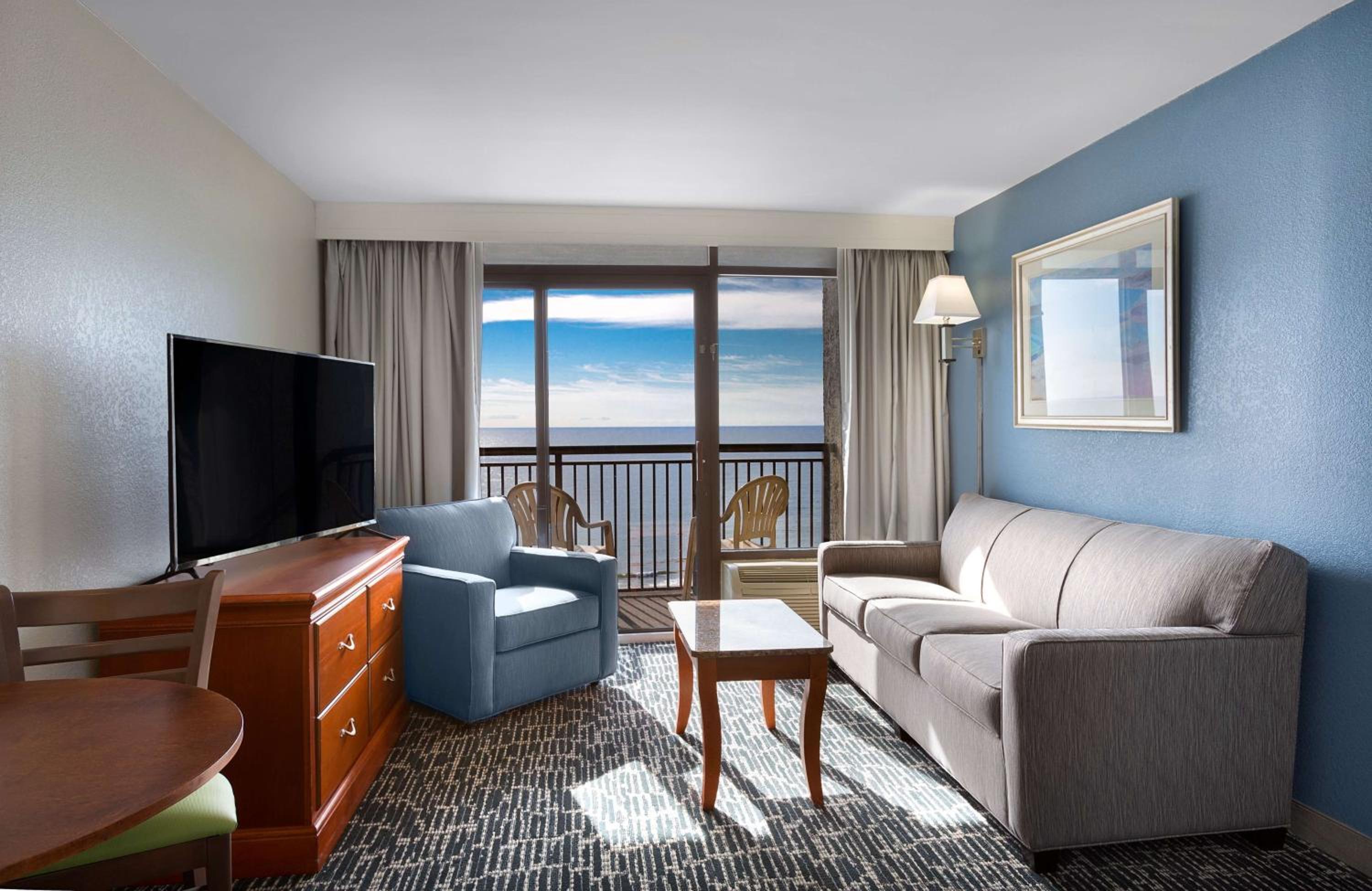 Double Suite with Two Double Beds and Sofa Bed, Ocean Front and Full Kitchen - Non-Smoking - Photo 3