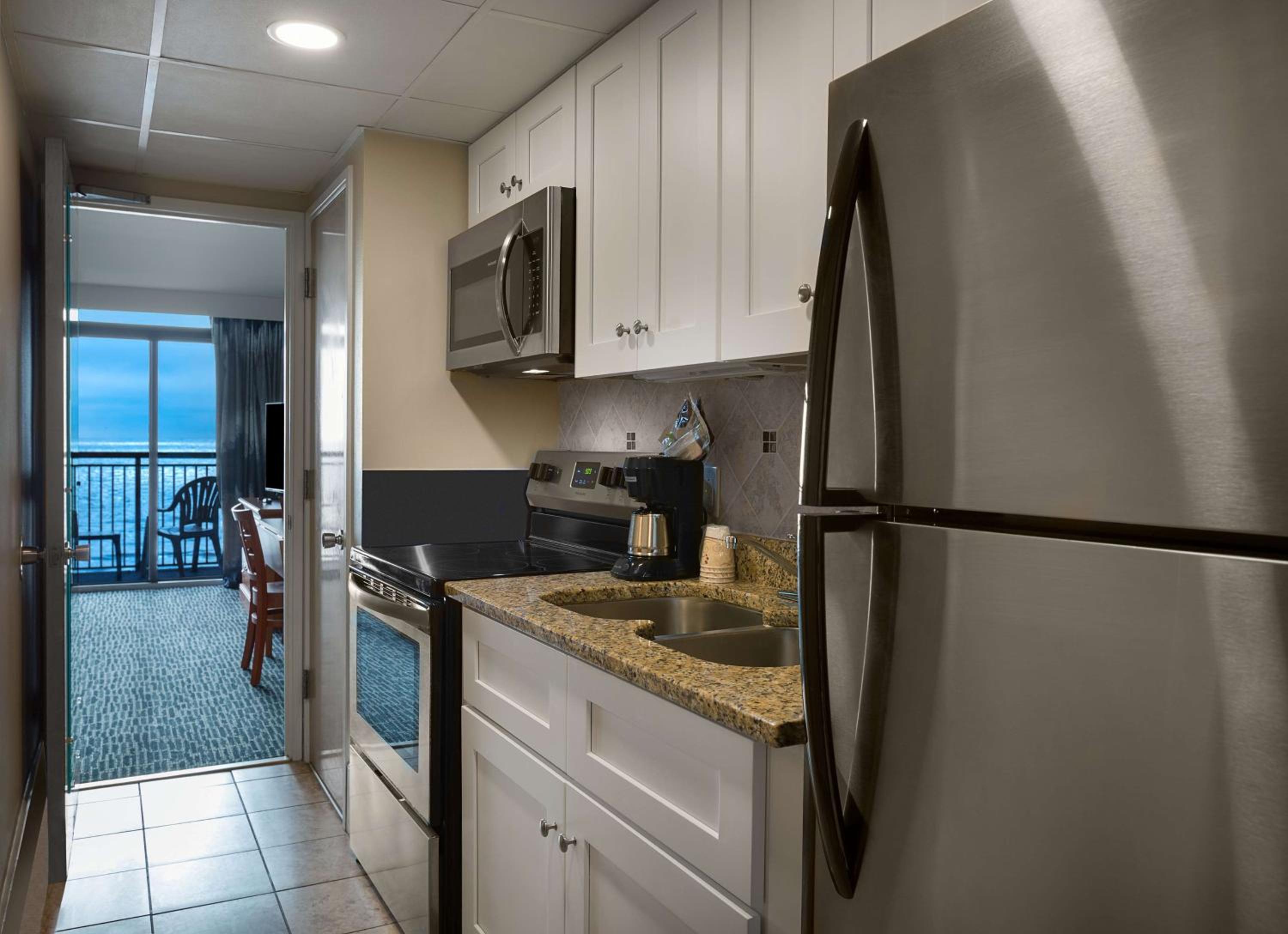 Double Suite with Two Double Beds and Sofa Bed, Ocean Front and Full Kitchen - Non-Smoking - Photo 2