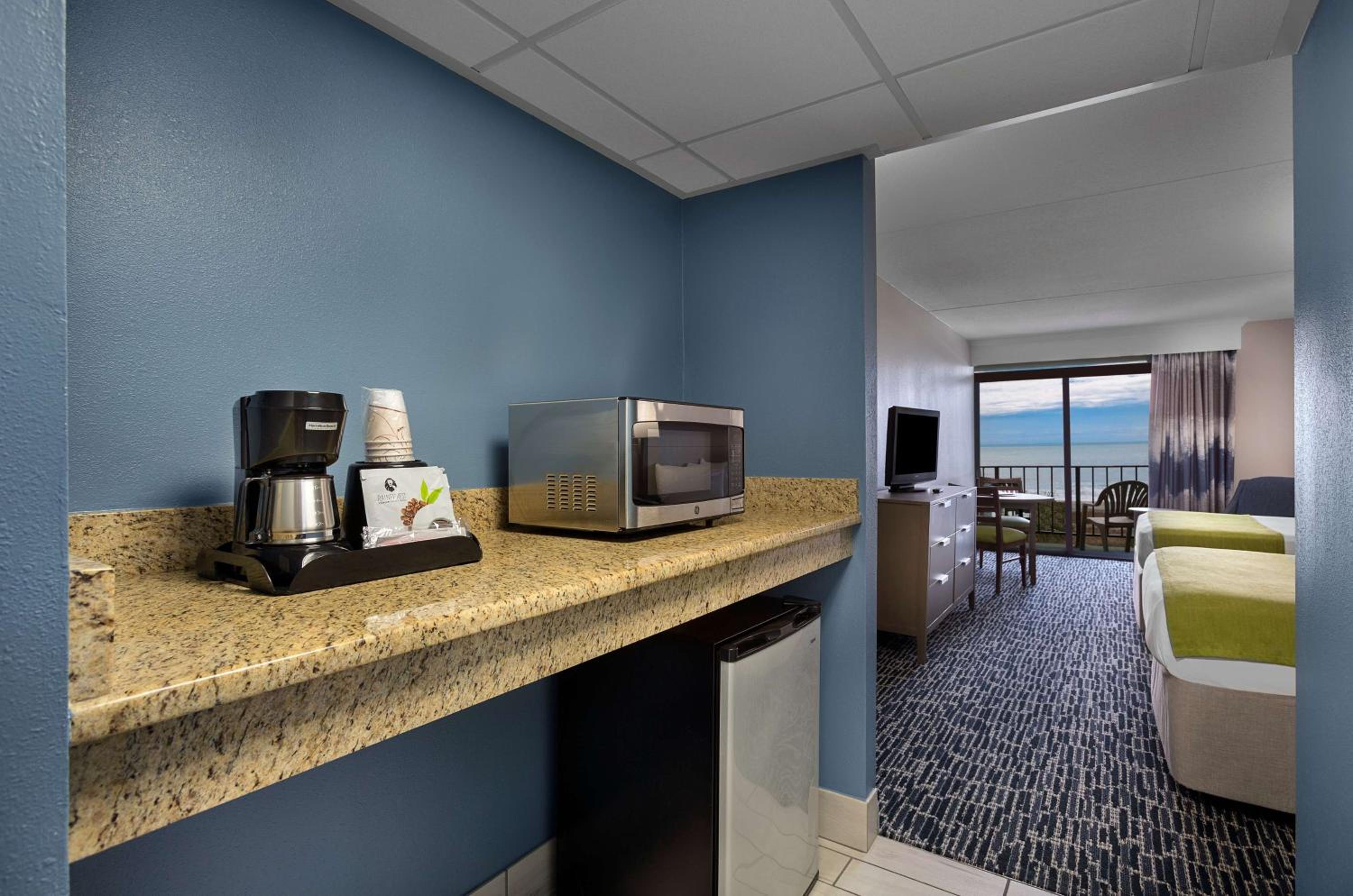 Queen Room with Two Queen Beds and Balcony - Ocean Front/Middle Building - Photo 1