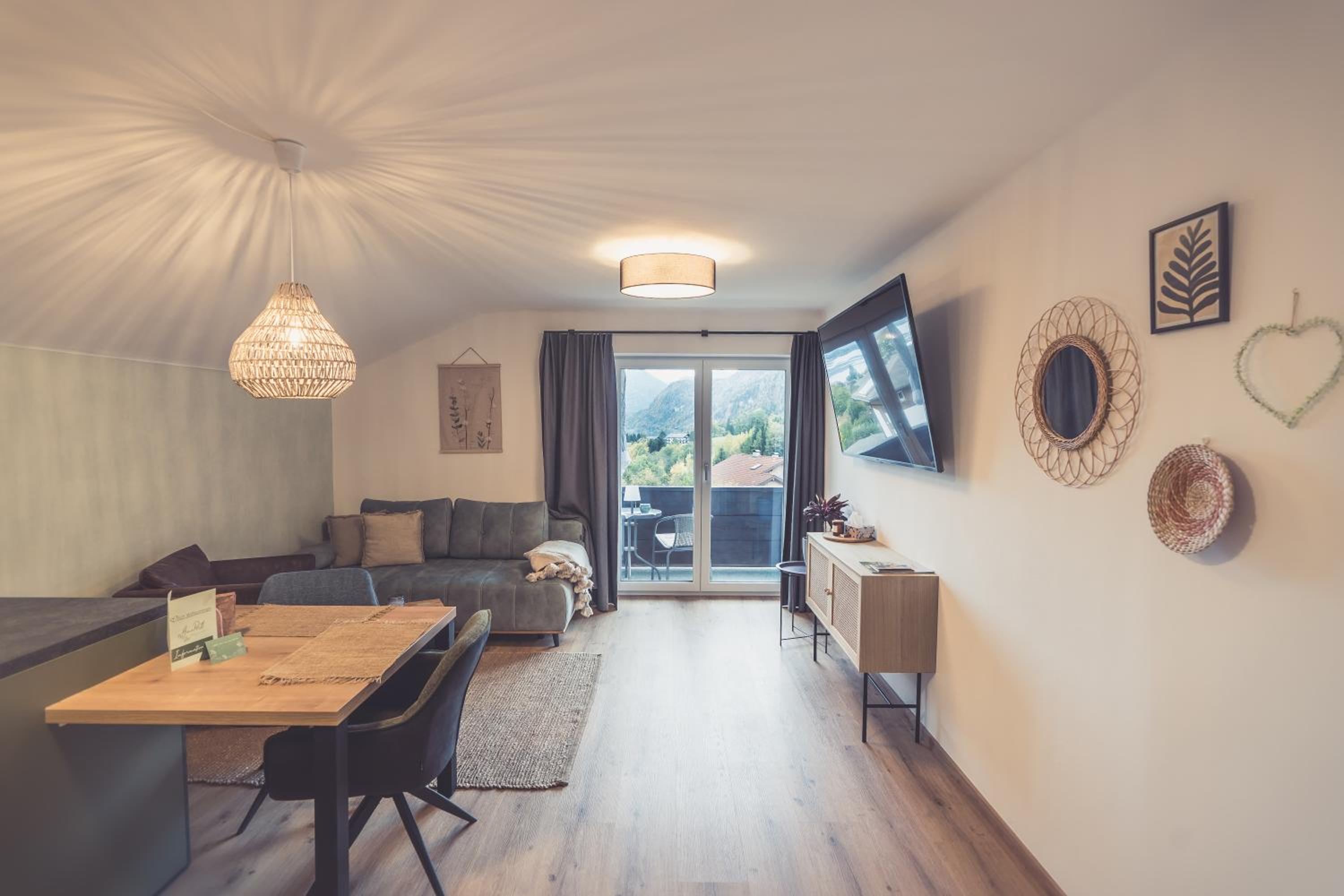 Apartment with Lake View / Not Dog Friendly