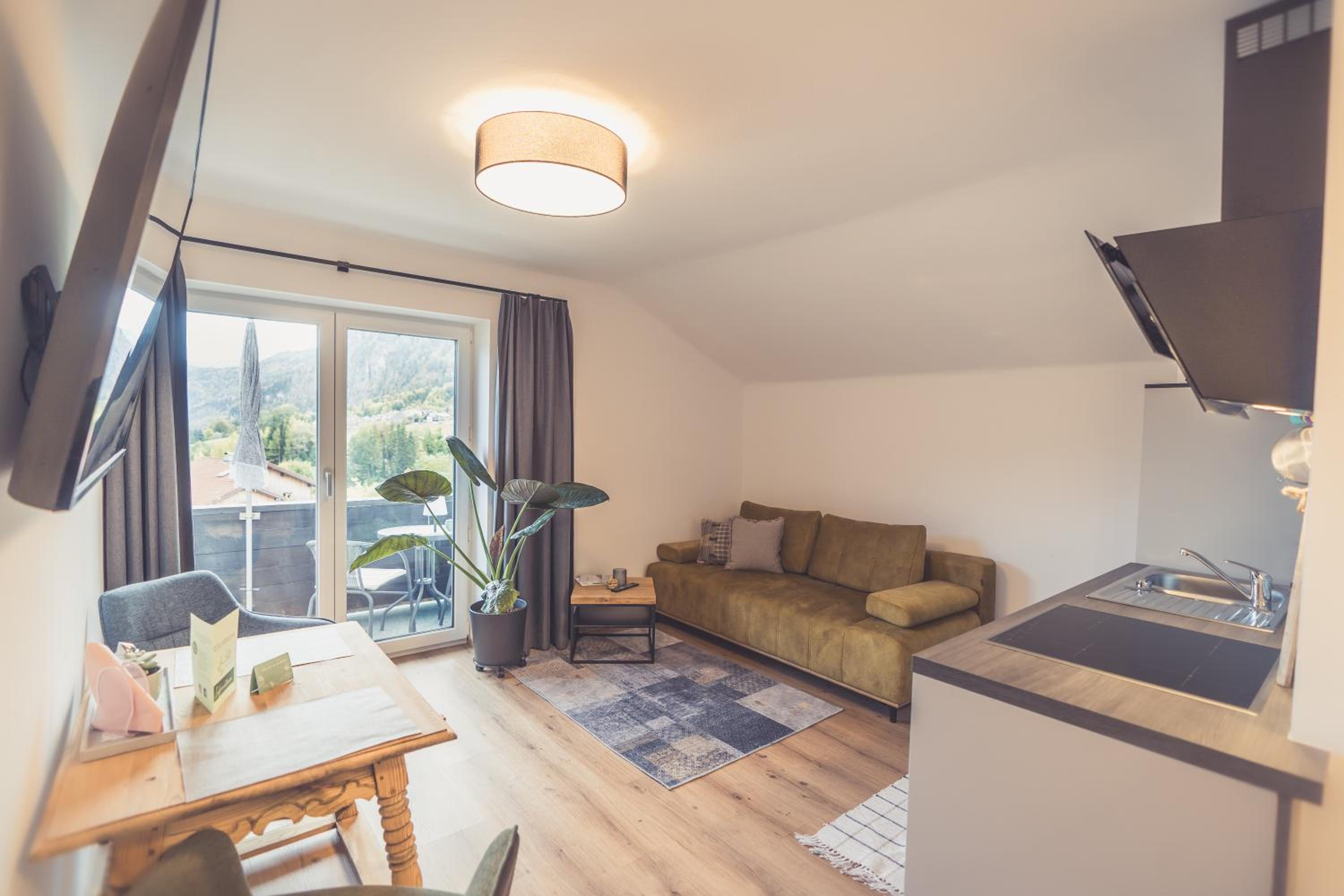 Apartment with Lake View / Not Dog Friendly