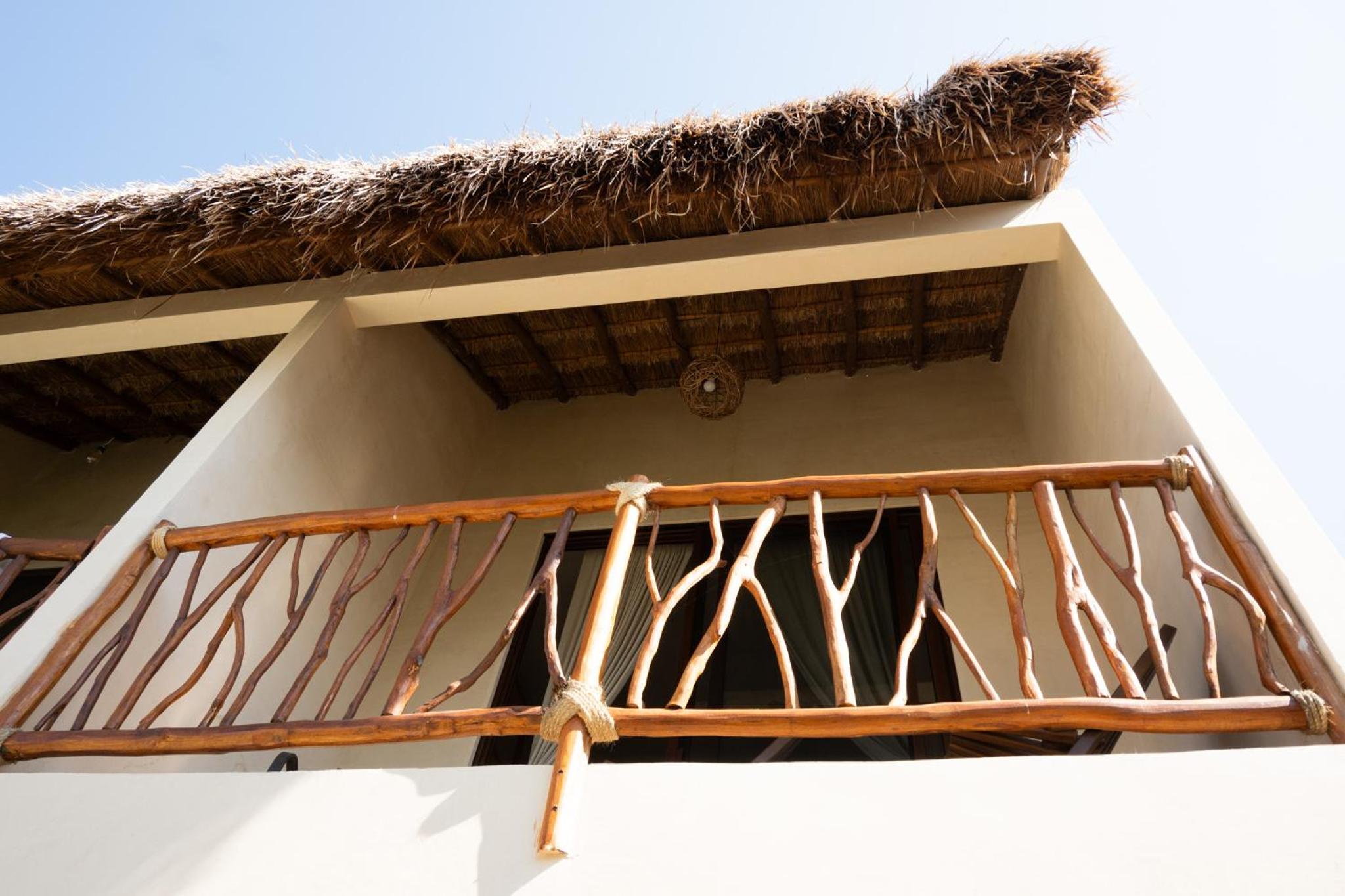 Studio with Balcony - Photo 2