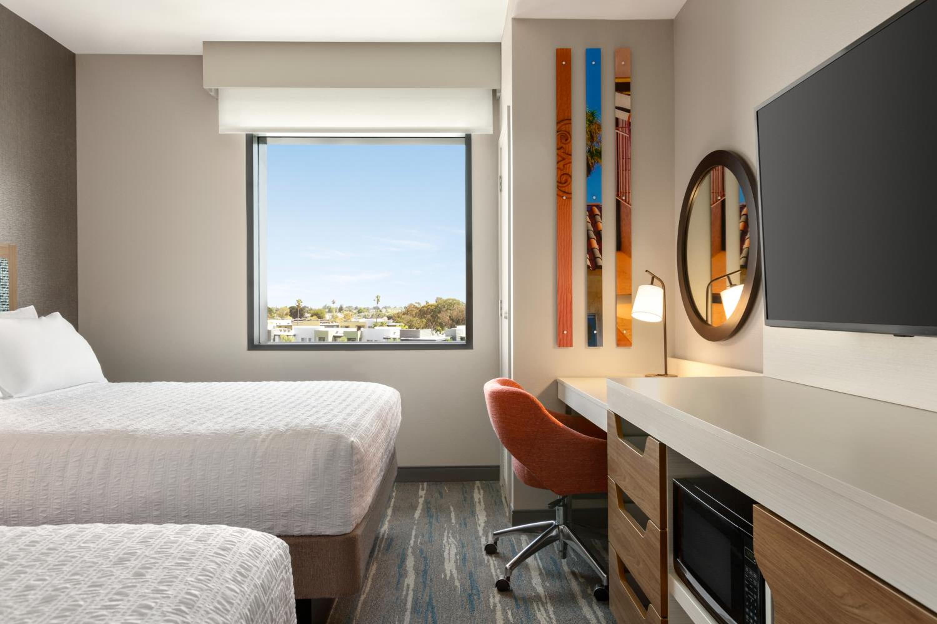 Queen Studio with Roll-In Shower - Disability Access