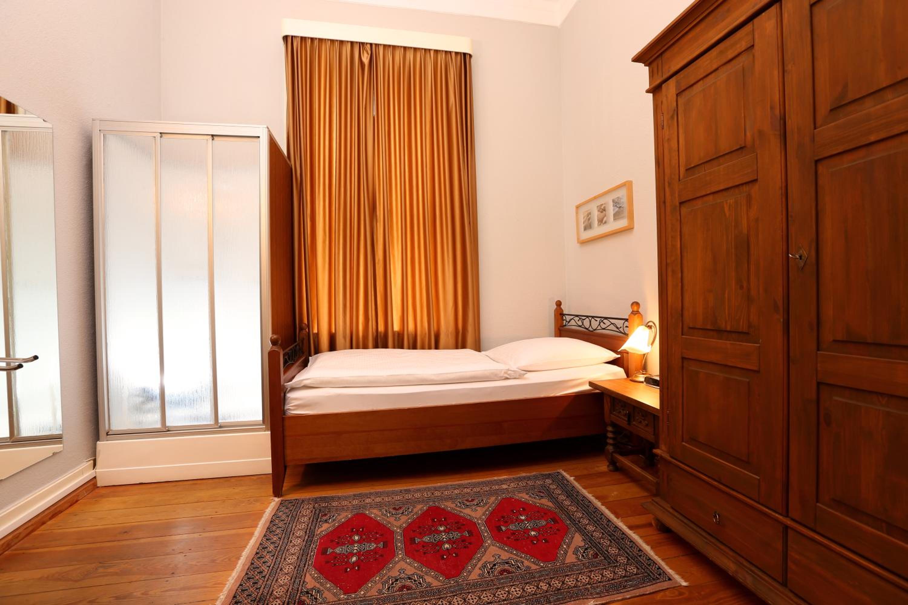 Economy Single Room With Shared Toilet