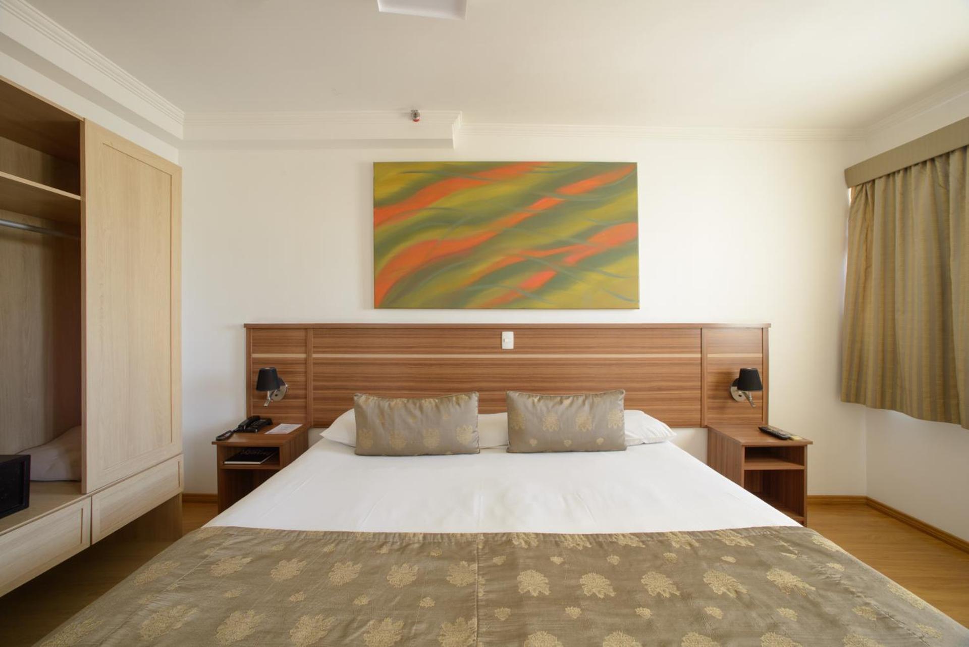 Deluxe King Room photo 1