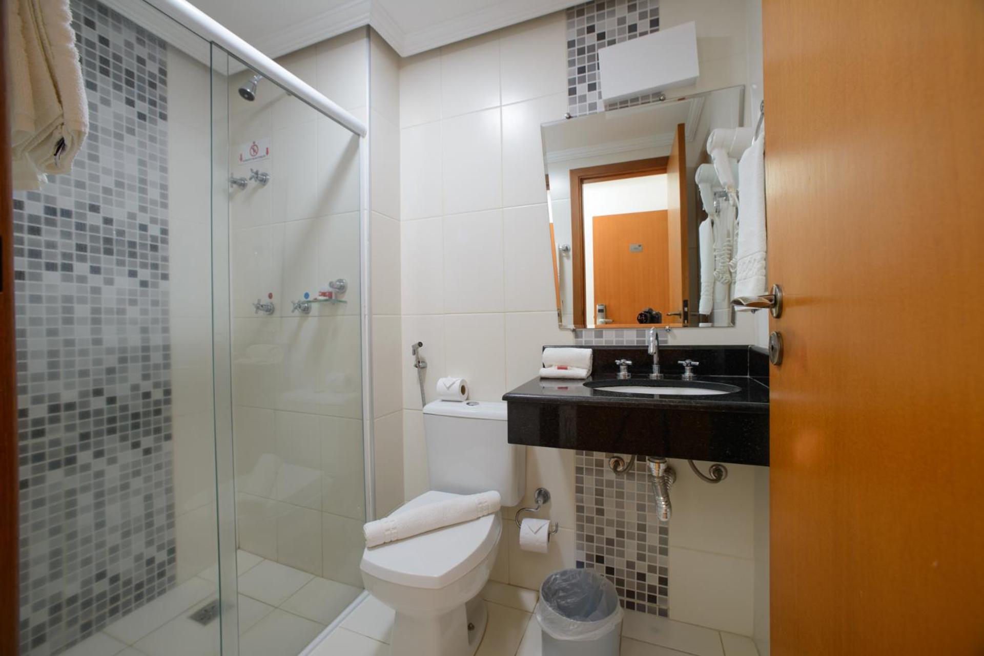 Deluxe King Room photo 2