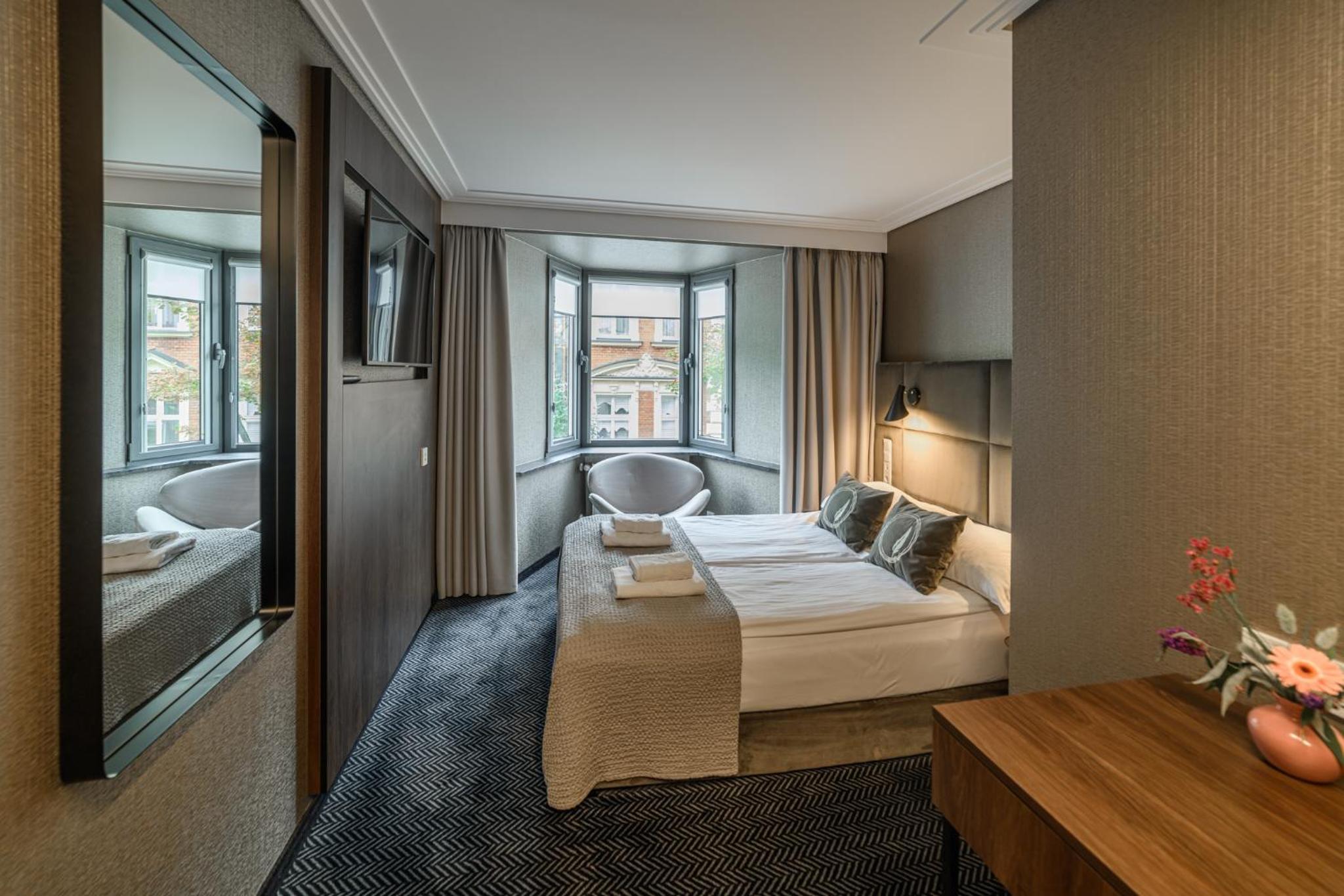 Double Room - Photo 7