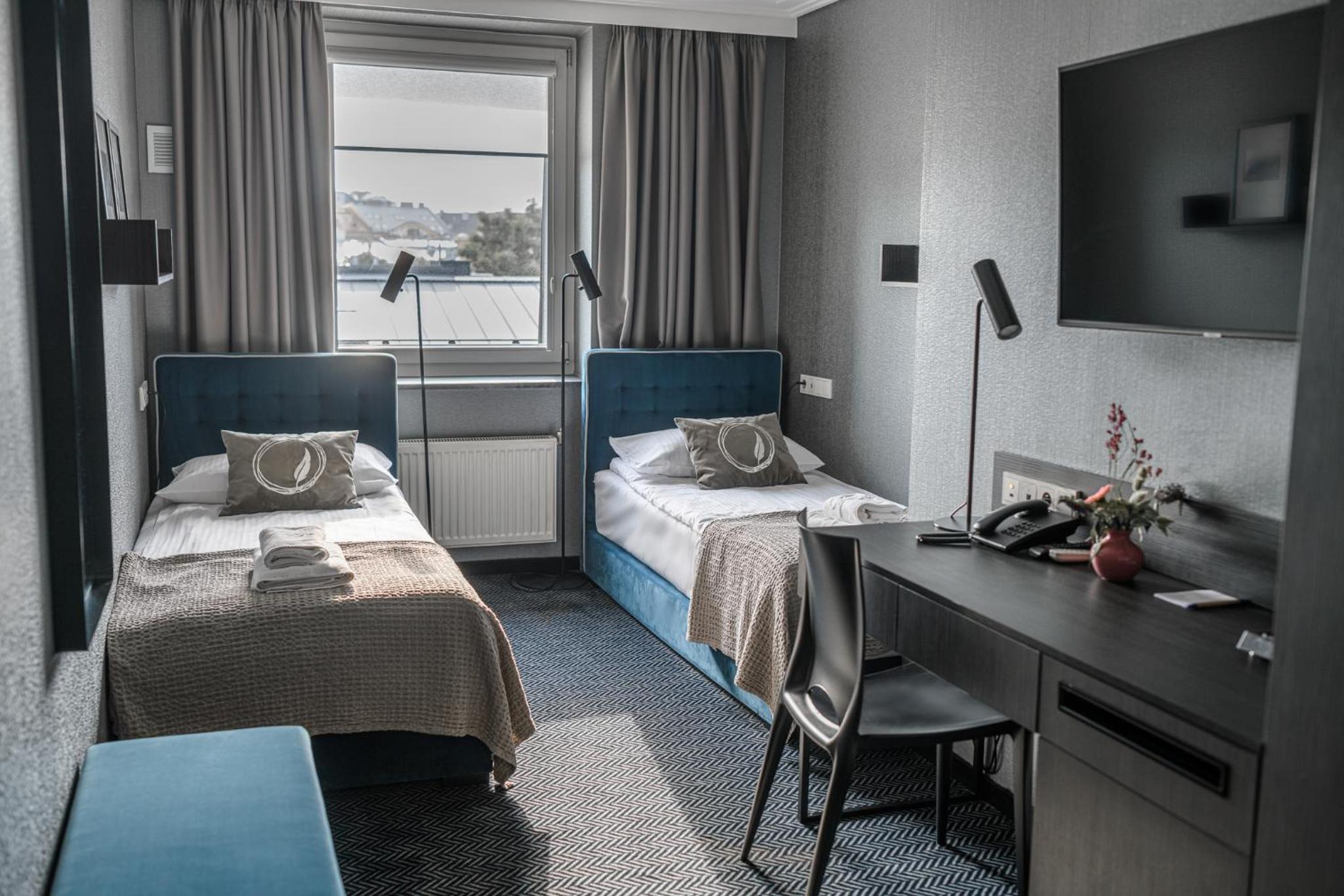 Standard Twin Room - Photo 5