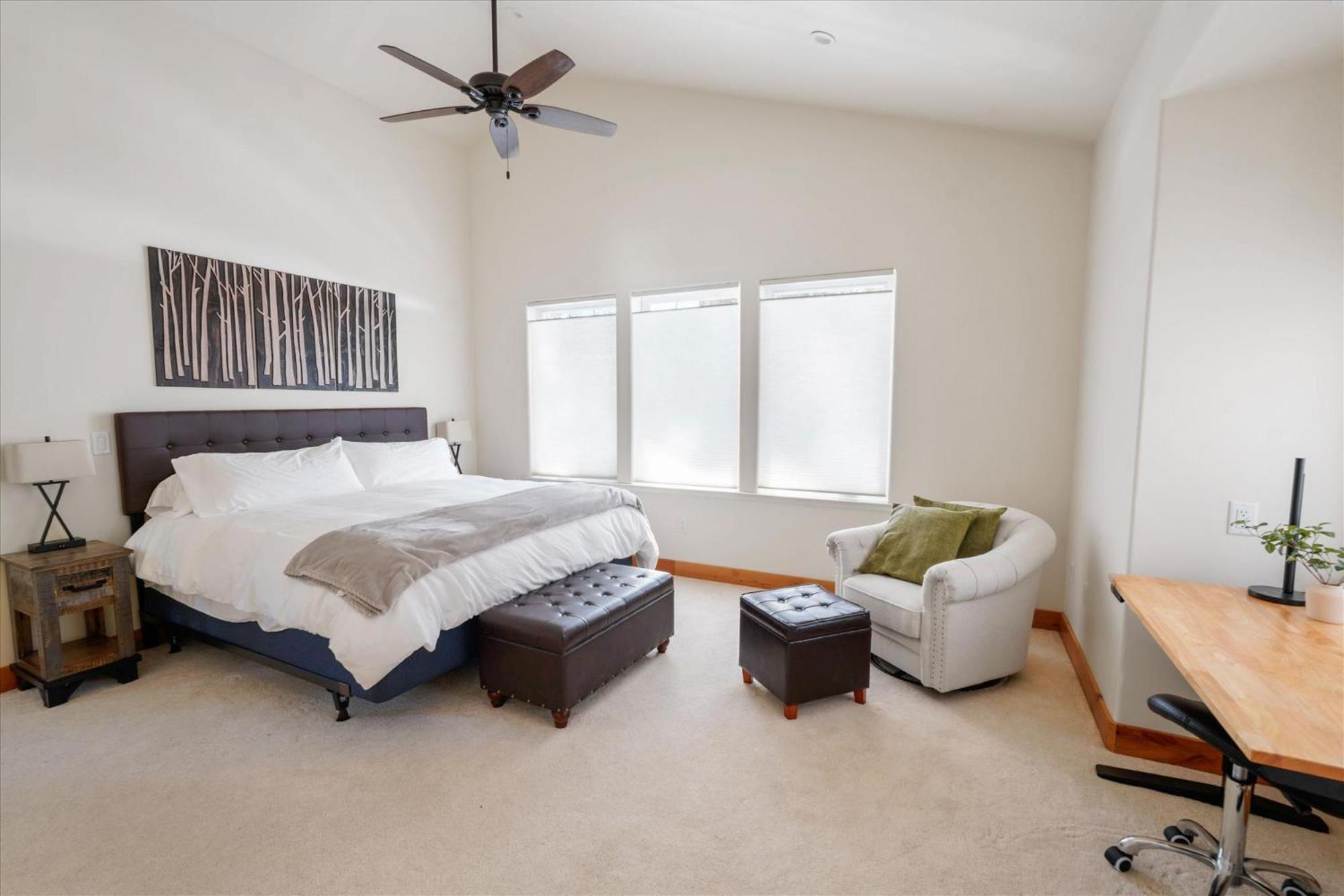 Three-Bedroom House photo 2