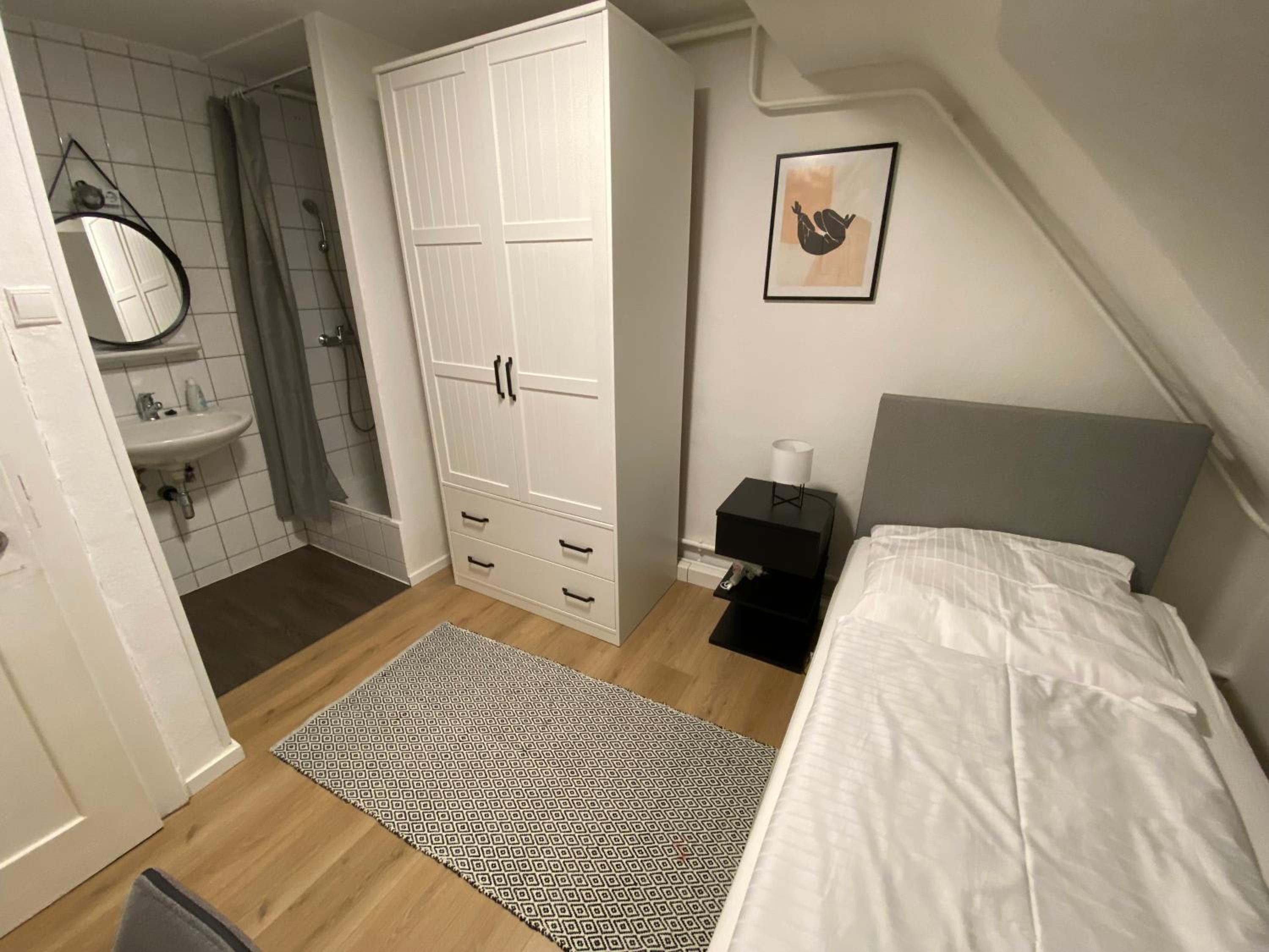Budget Single Room photo 2