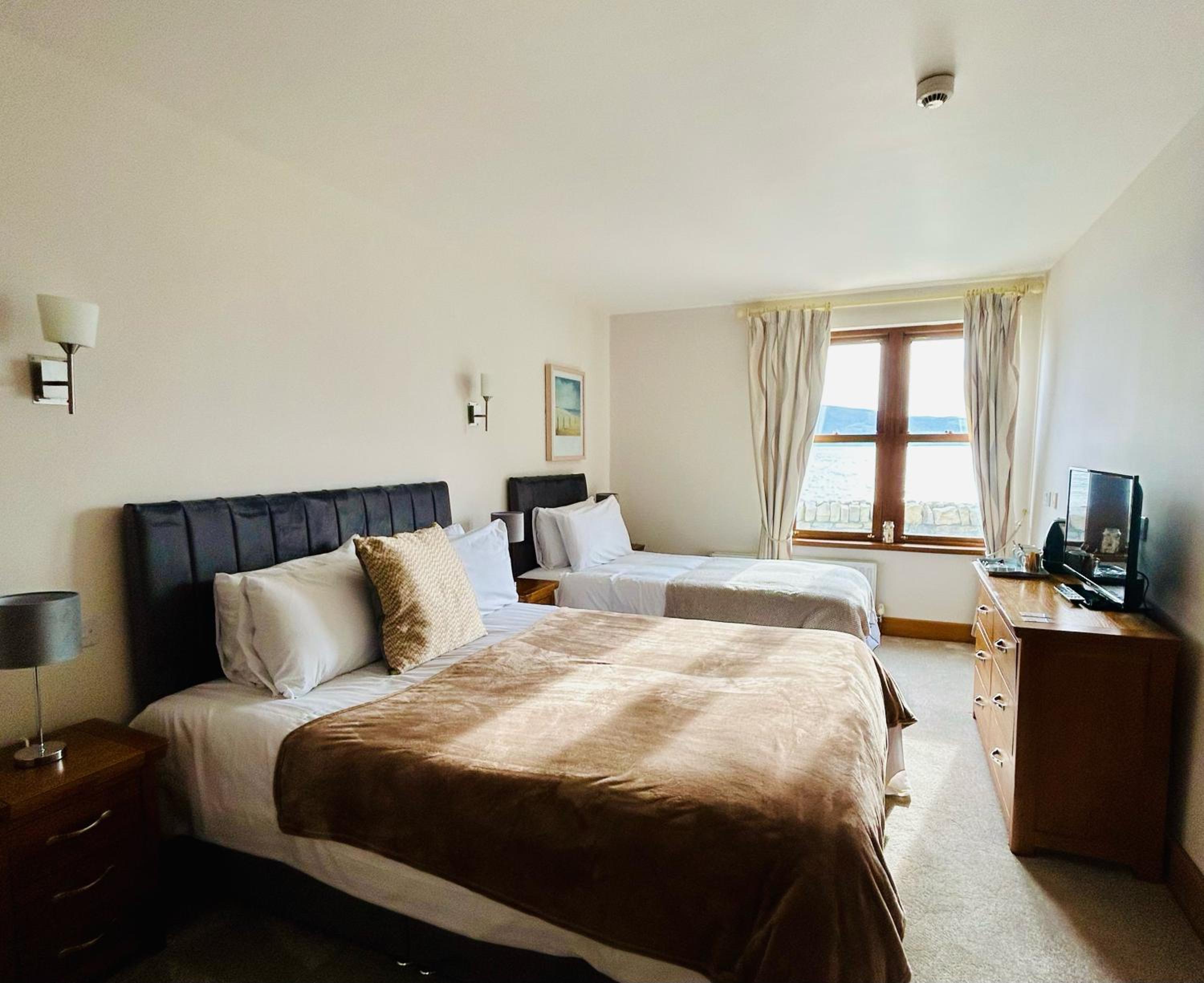 Triple Room with Sea View - Photo 2