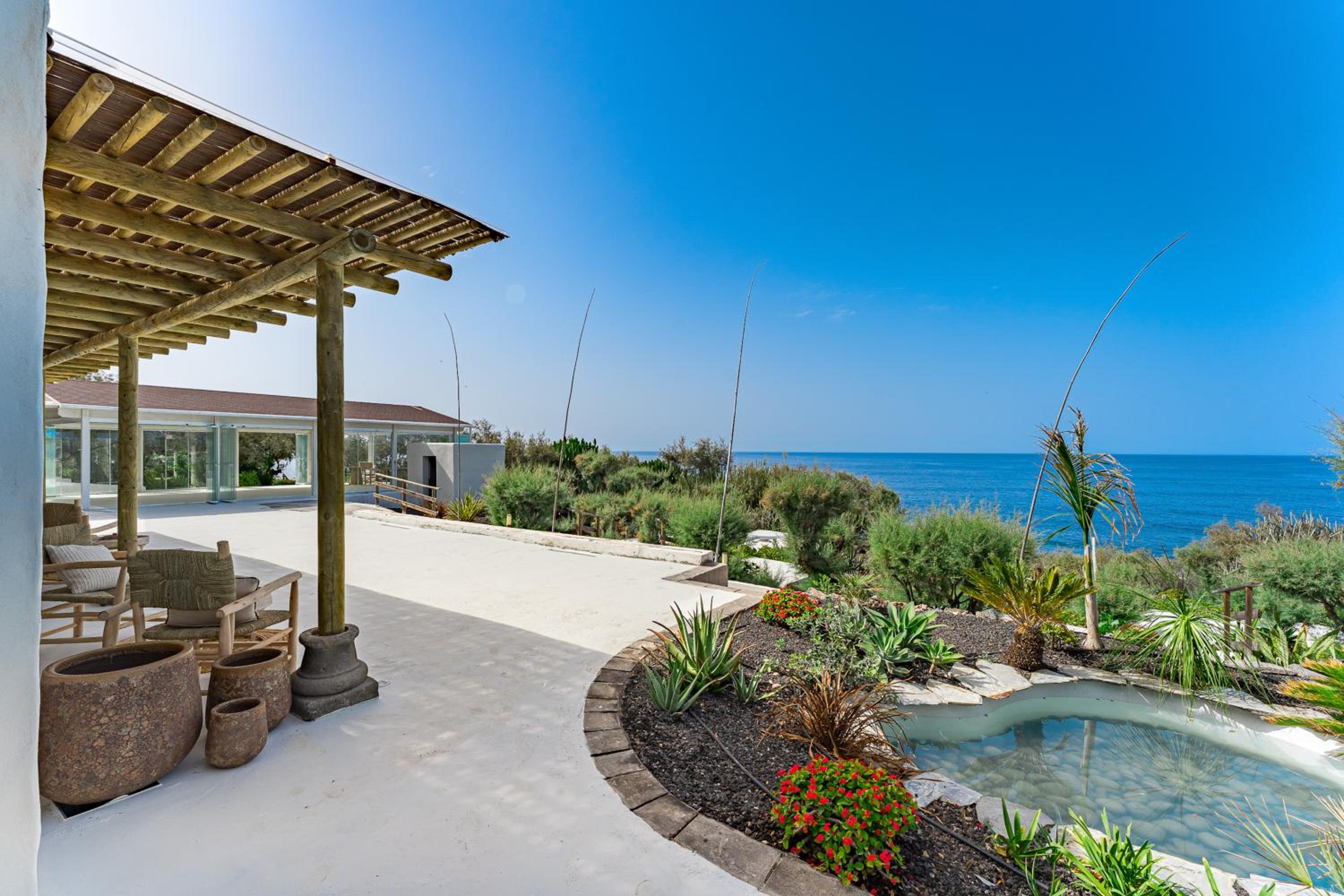 Apartment with Sea View - Photo 5
