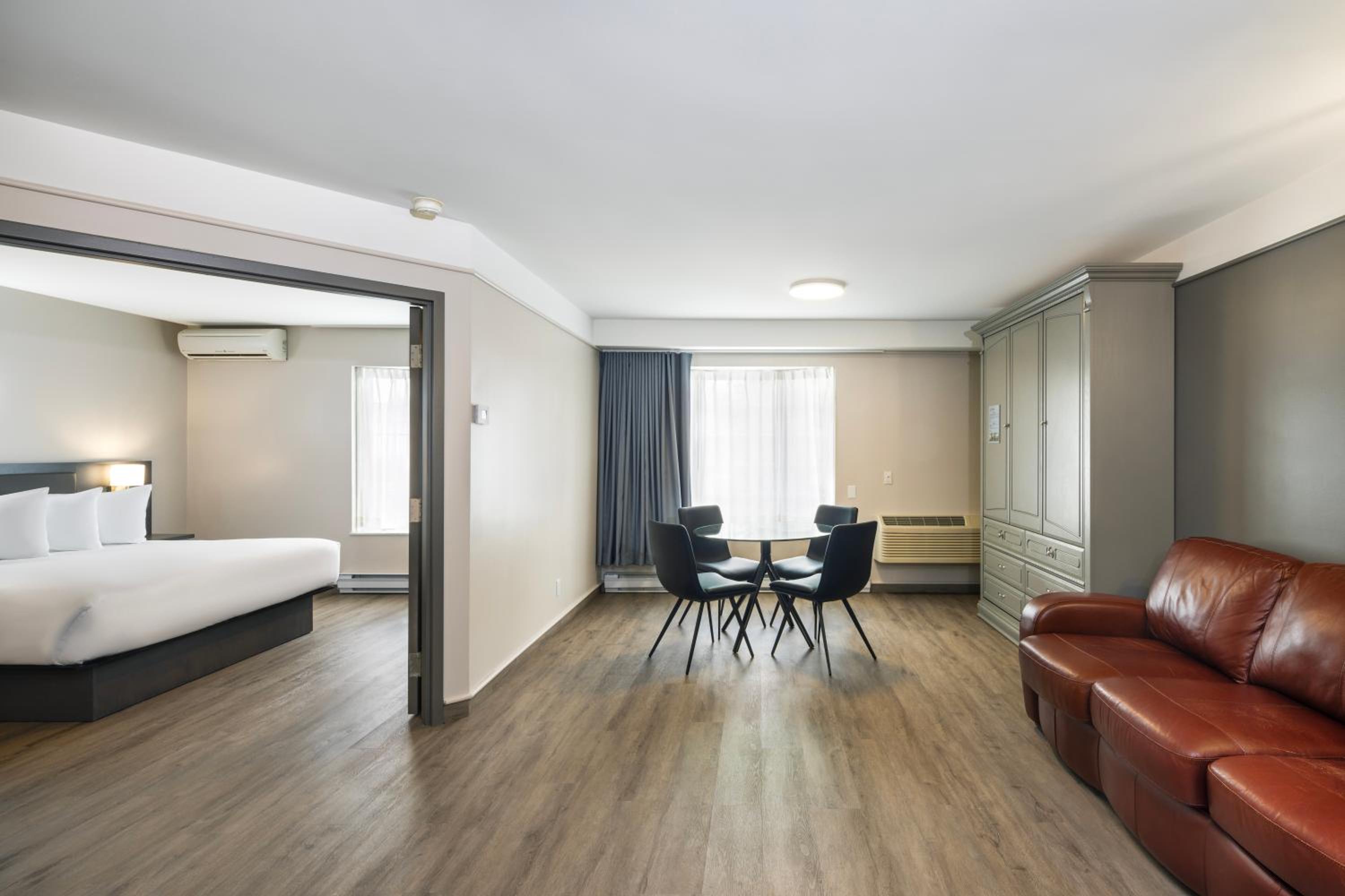 King Suite with Kitchenette