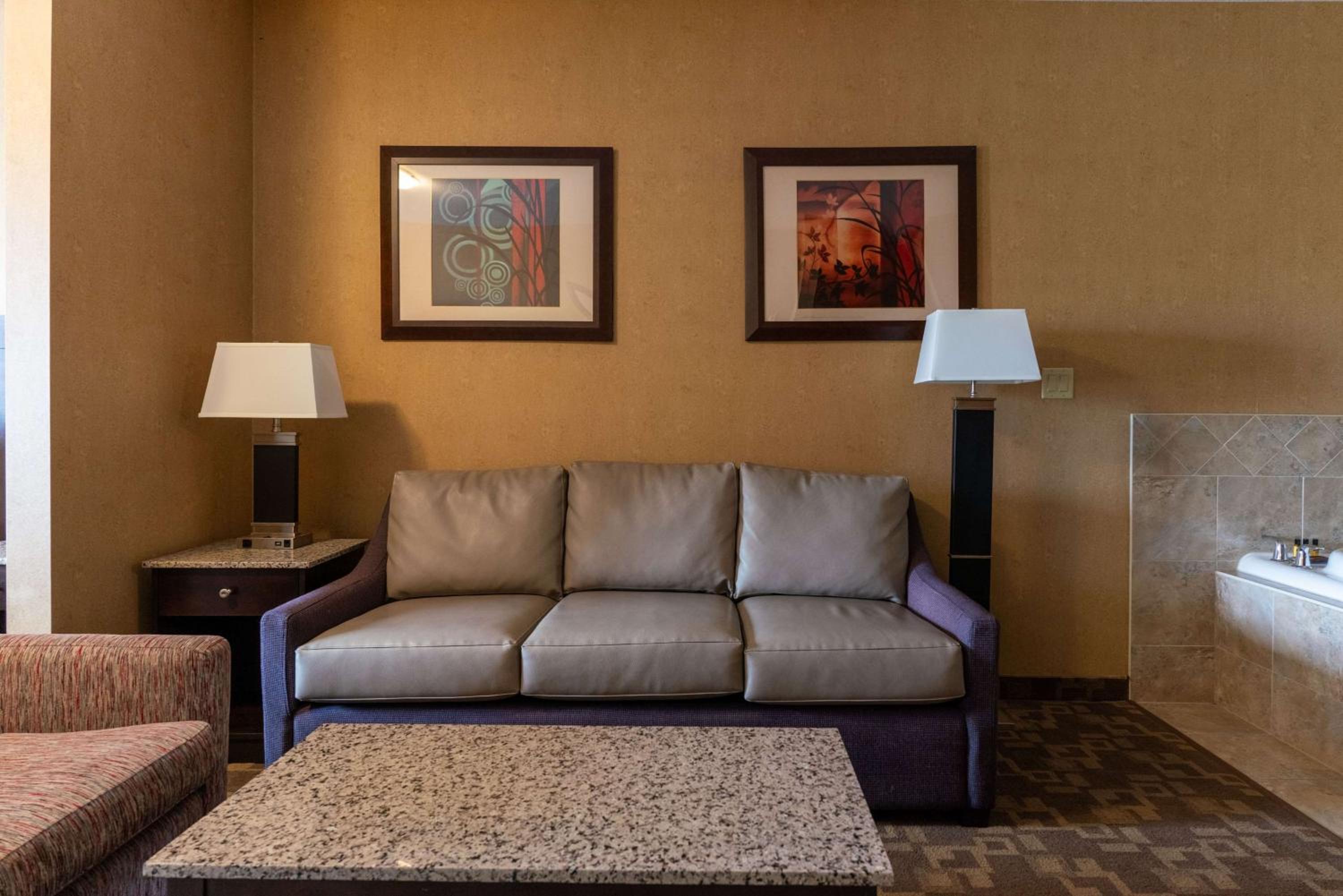 King Suite With Sofa Bed - Non-Smoking - Photo 2